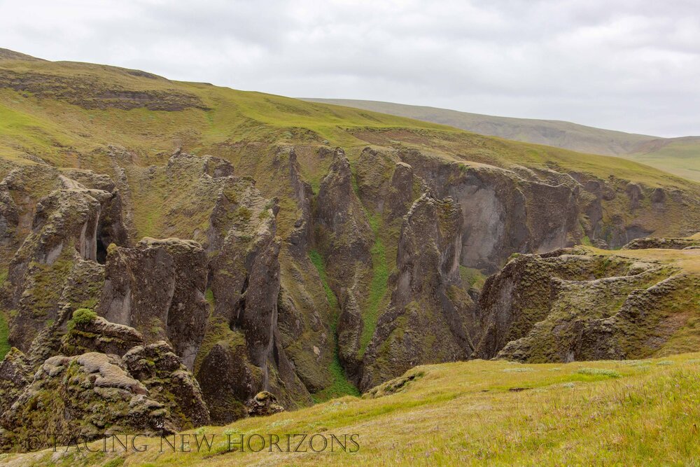  The sheer rocks of Fjaðrárgljúfur  