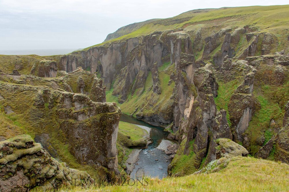  Beautiful Fjaðrárgljúfur Canyon 