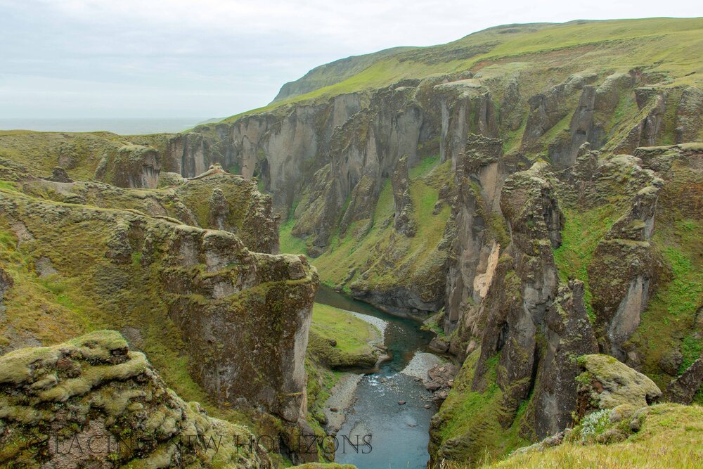  Fjaðrárgljúfur Canyon 