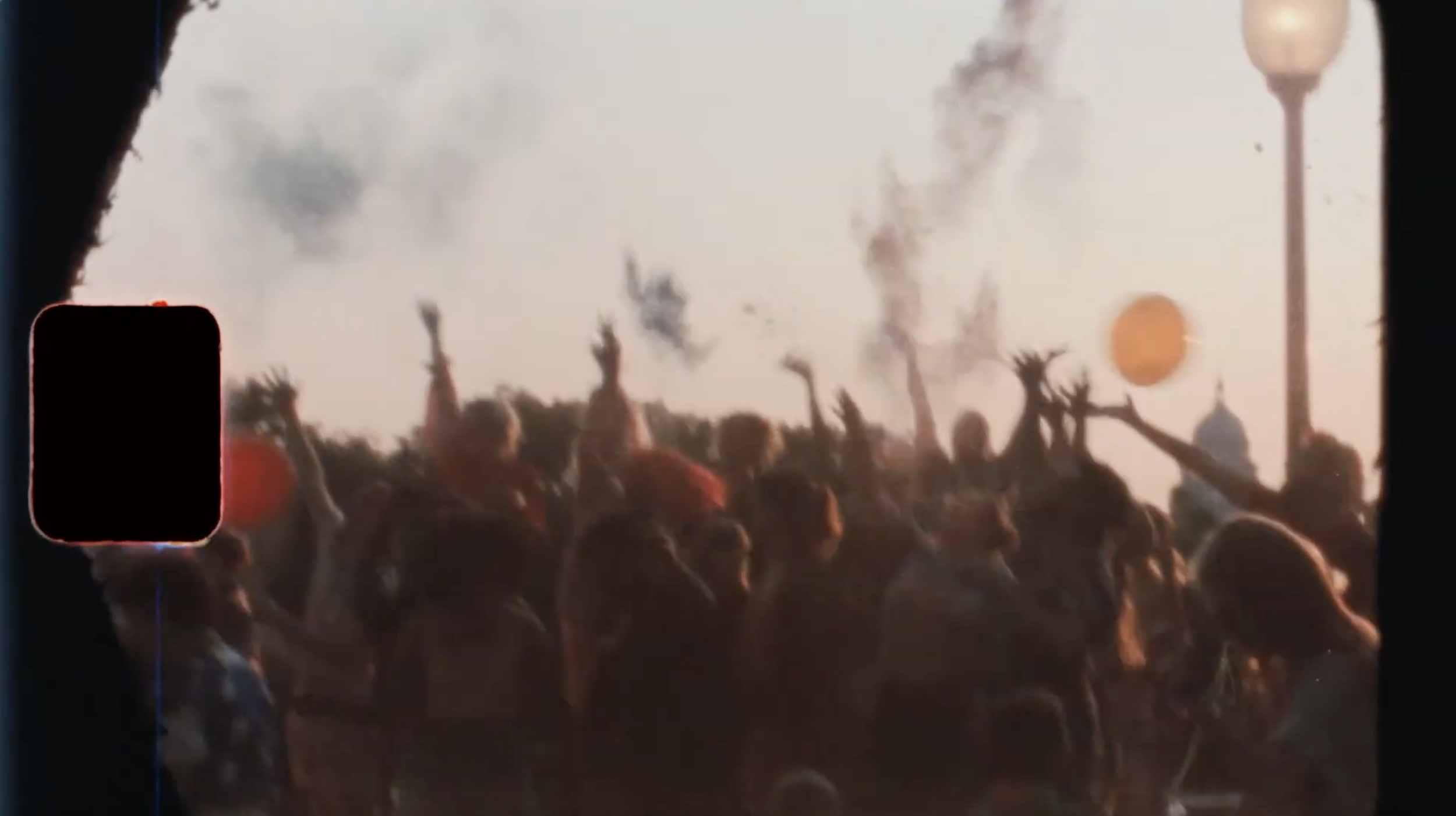 Super 8 - People Cheering.png