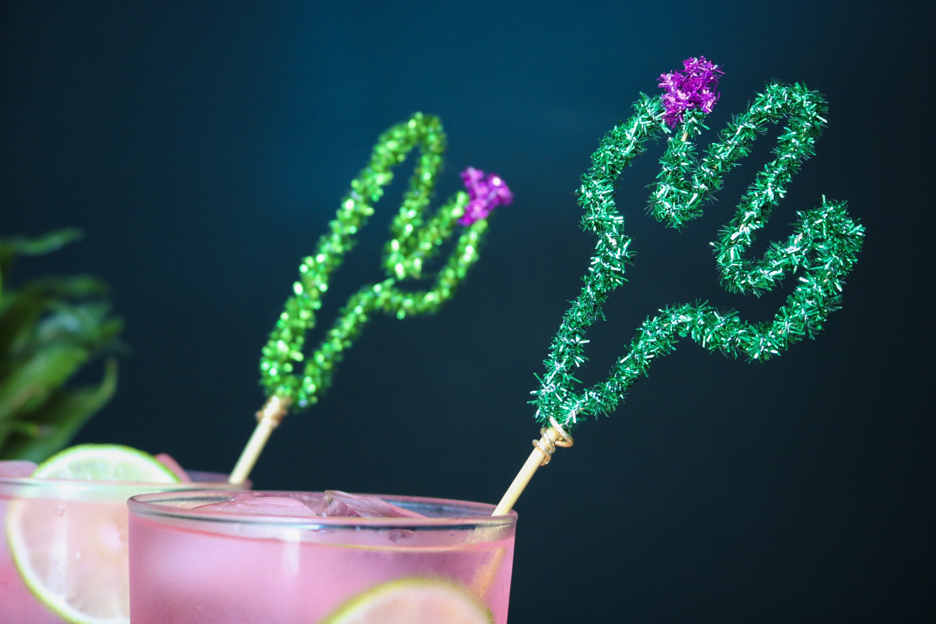 Pipe Cleaner Cactus Cocktail Stirrers #festiveflourish #cocktailrecipes #cocktailstirrers #diypipecleanercraft #cactus #cincodemayo #summerdrinks #summerdiy #summer
