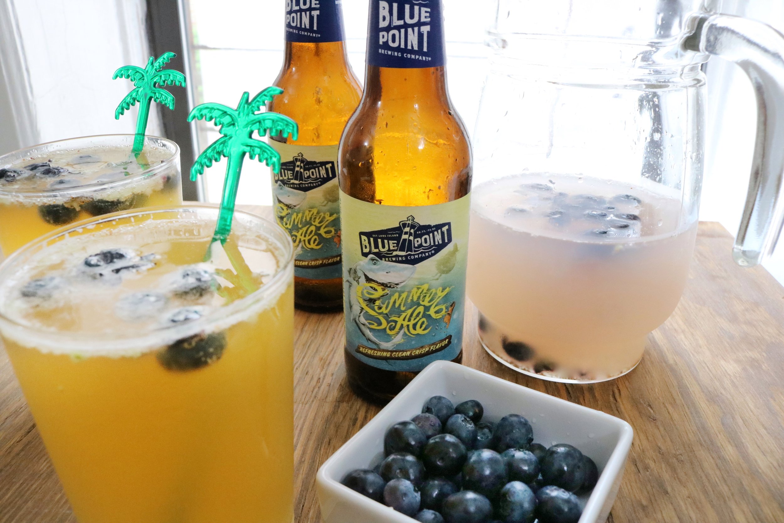 Blueberry Summer Shandy Beer Cocktail #beer #summerbeer #summerbbqs #summerale #blueberries #cocktailrecipes