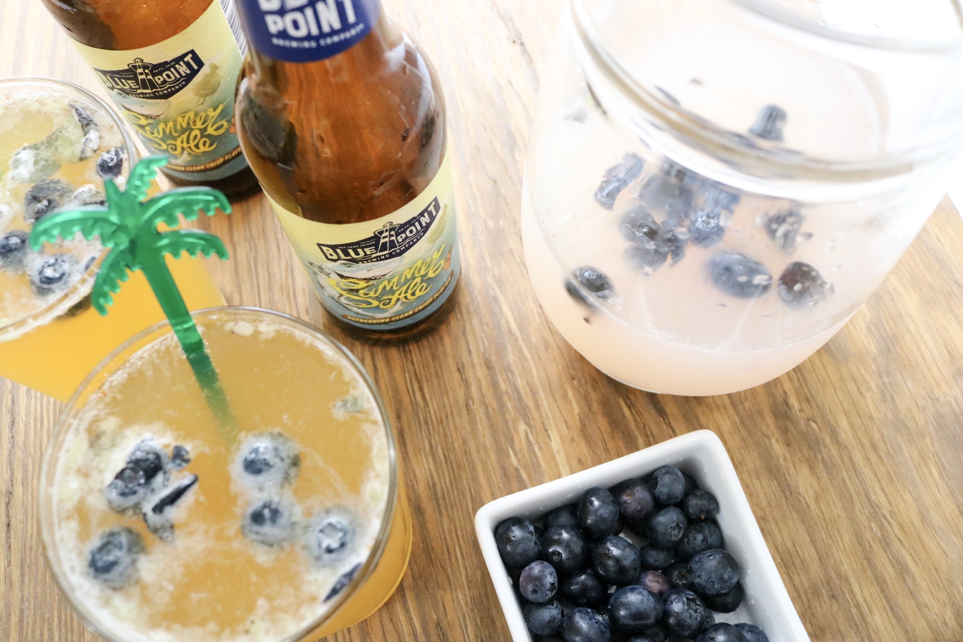 Blueberry Summer Shandy Beer Cocktail #beer #summerbeer #summerbbqs #summerale #blueberries #cocktailrecipes