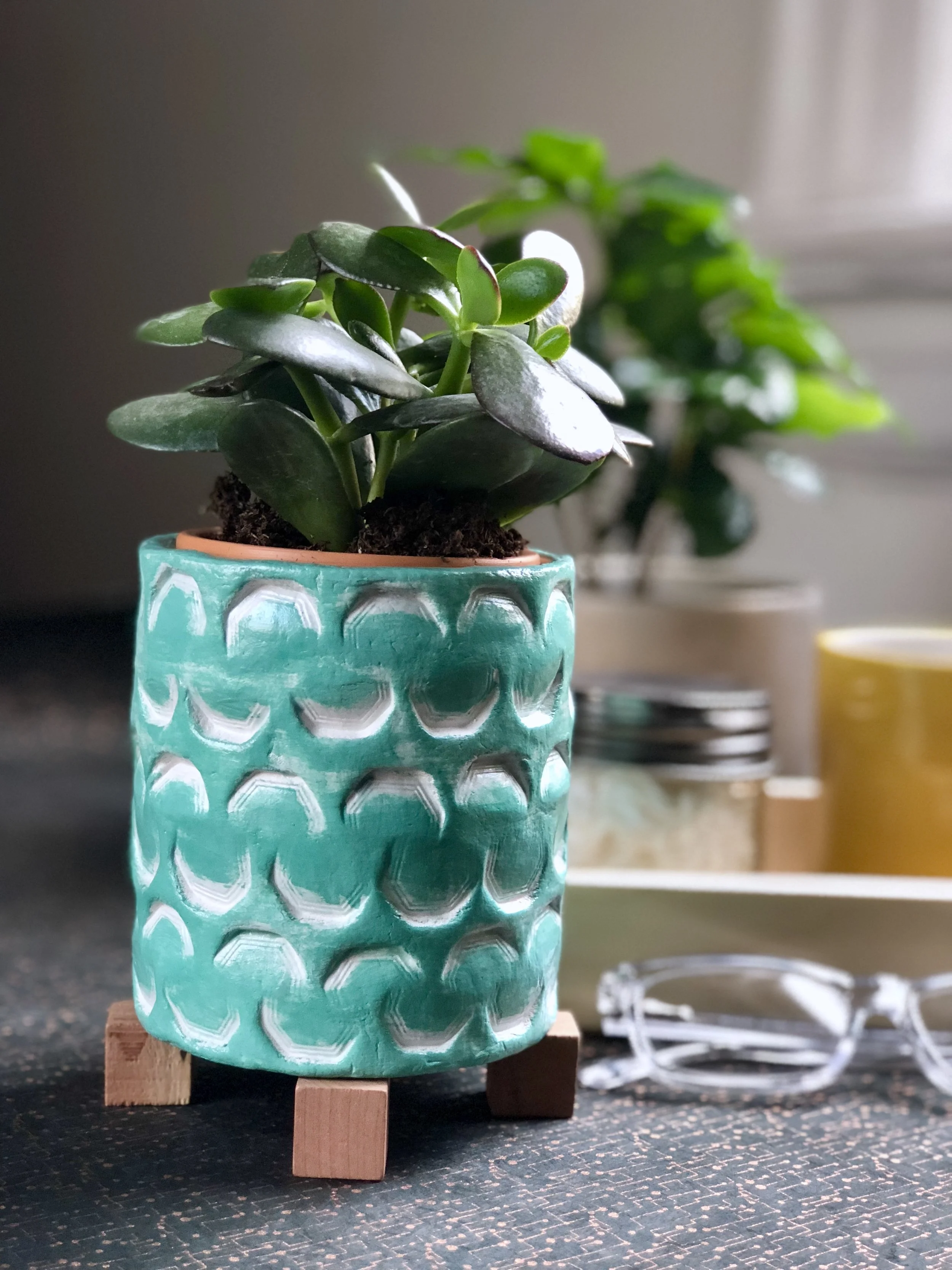DIY Air Dry Clay Retro Textured Planters #midcenturymodern #upcycle #recycle #succulents