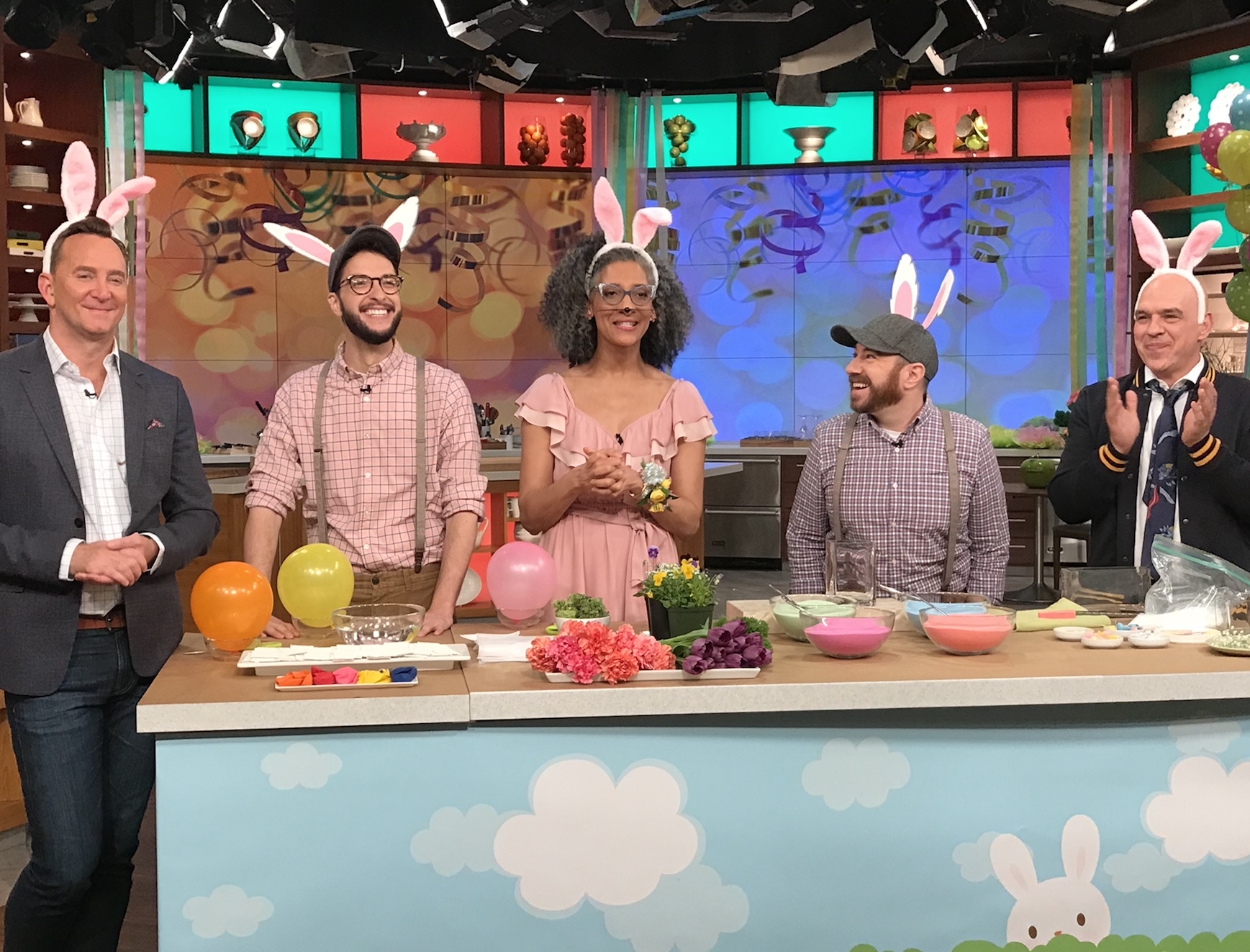 Crafty Lumberjacks on The Chew! We’re looking back and sharing a little bit about our experience on The Chew and how to make larger egg vases using plaster strips and balloons. #easterdiy #eastertable #easterdecorations #easterdecor #flowervase #flowers #easycrafts #craftylumberjacks #thechew #clintonscraftcorner #abc #easter