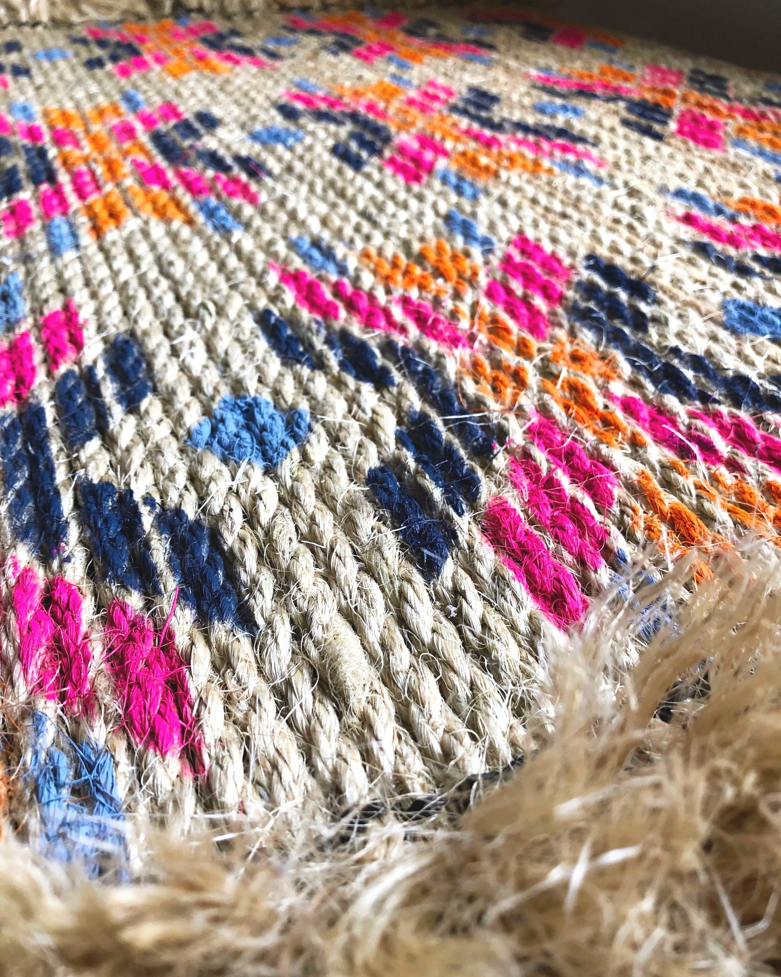 How to Make Your Own Large Boho Jute Rope Rug + How to Stencil on a Rug #homedecor #juterope #rugdiy #stencil #boho #easydiy #bohostyle