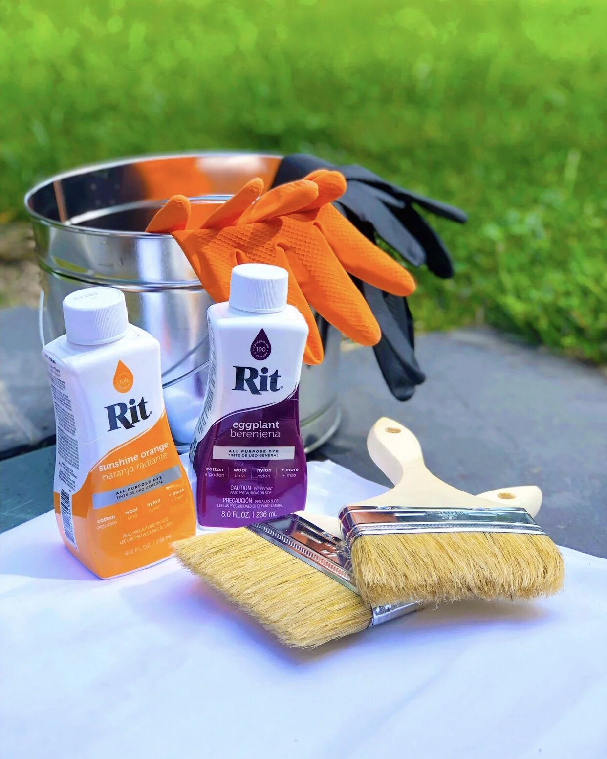 Dyeing Halloween Costumes With Rit Dye - Give new life to something old with a quick rit dip! #ritdye #dyeing #upcycle #oldclothes #gaycouple #recycle #halloween #halloweencostumes #dyeingclothes #howtodye #halloweendiy #ghost #ombre #gayghosts #homemadecostume #costumediy #couplescostume