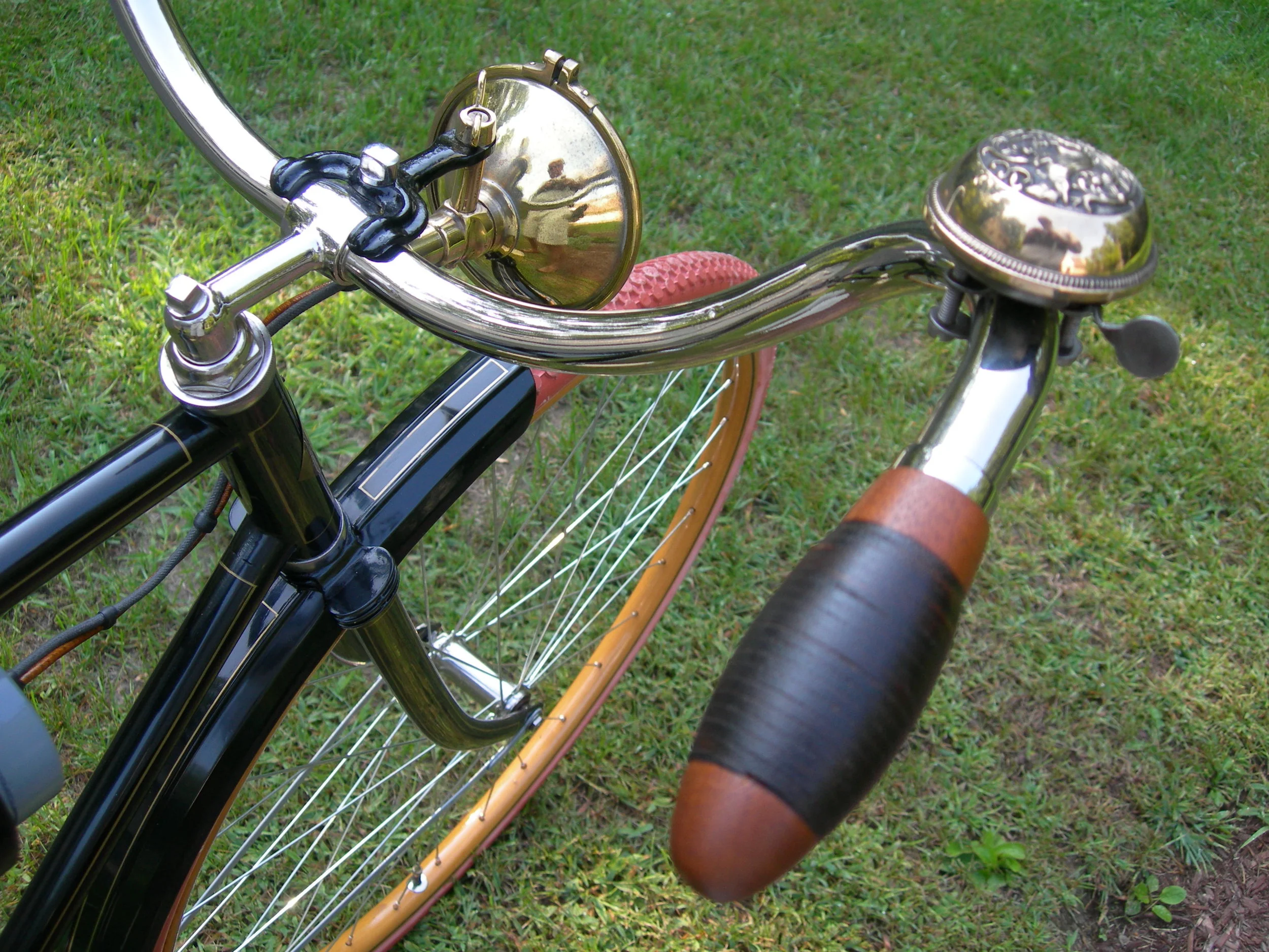 lovell-diamond---handlebar-detail_7211736382_o.jpg
