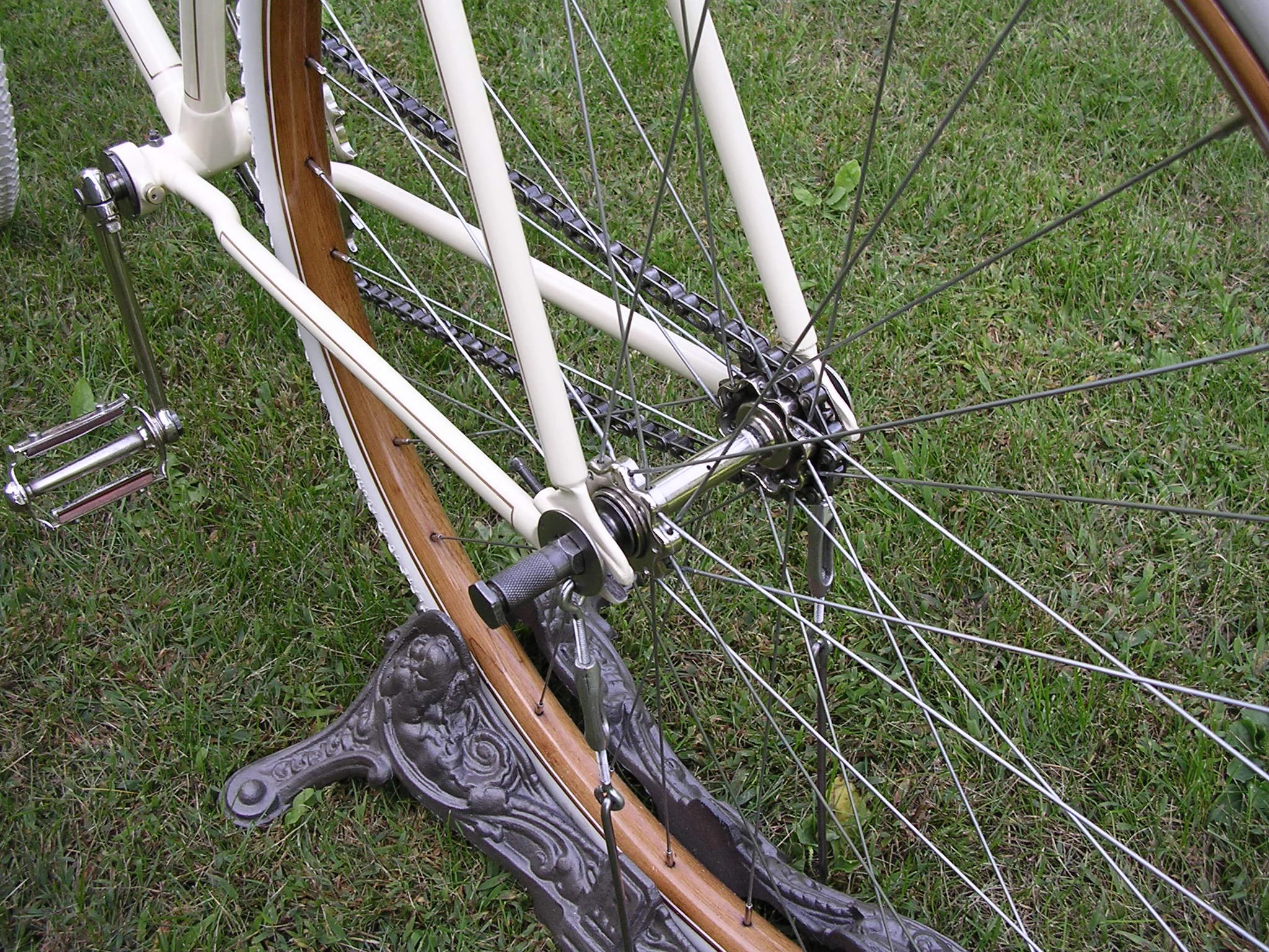 sterling-restoration-in-white---detail_8346587971_o.jpg