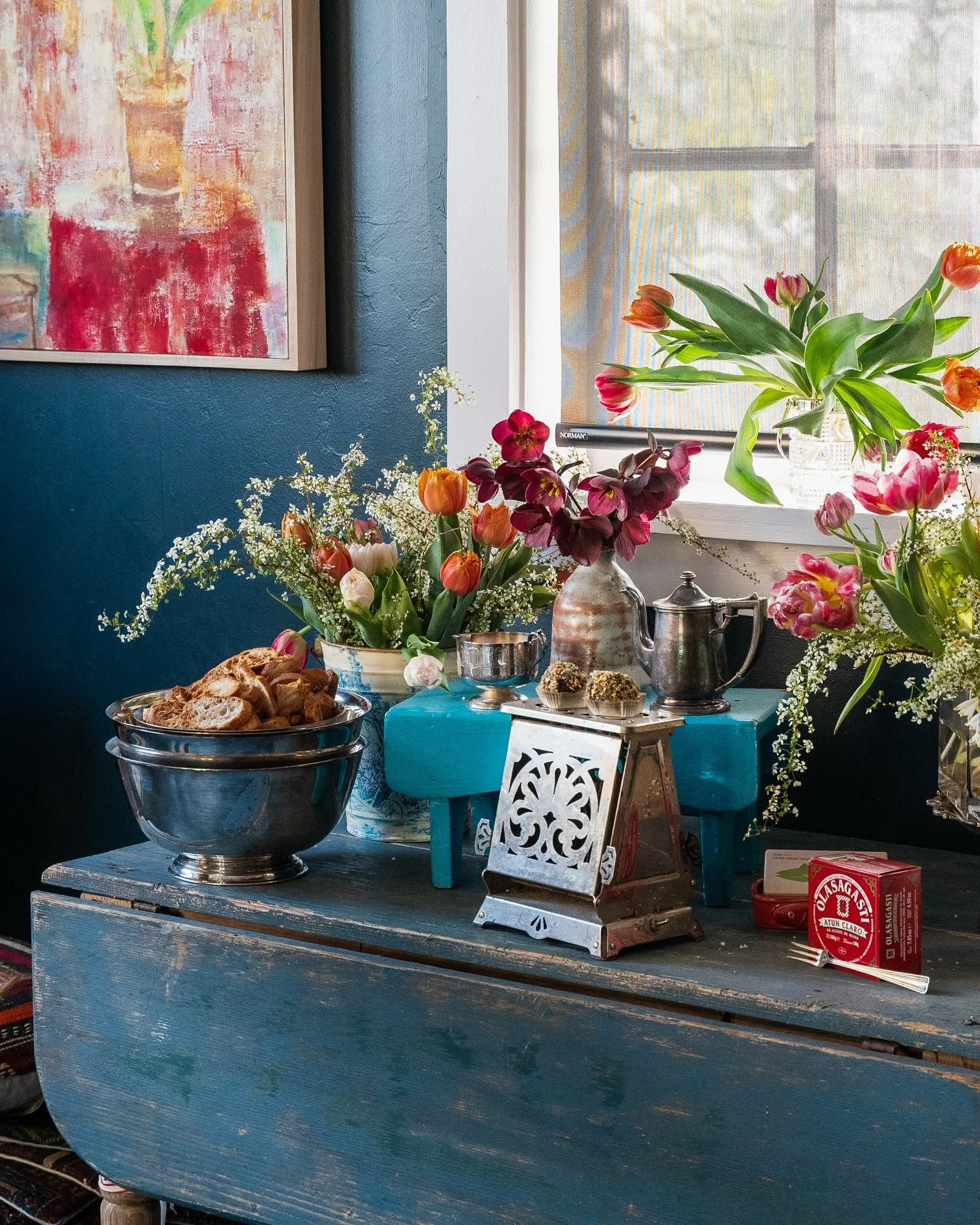 Simple pleasures. A glimpse into our world. 
Stop by to explore new things &amp; enjoy our classics. 
Or shop online on our website. 
Fri - Sun 8-3 

1 - Local flowers by @newmerciesfarmgirls available at the bakery on Fridays 
2 - Vintage toaster, c