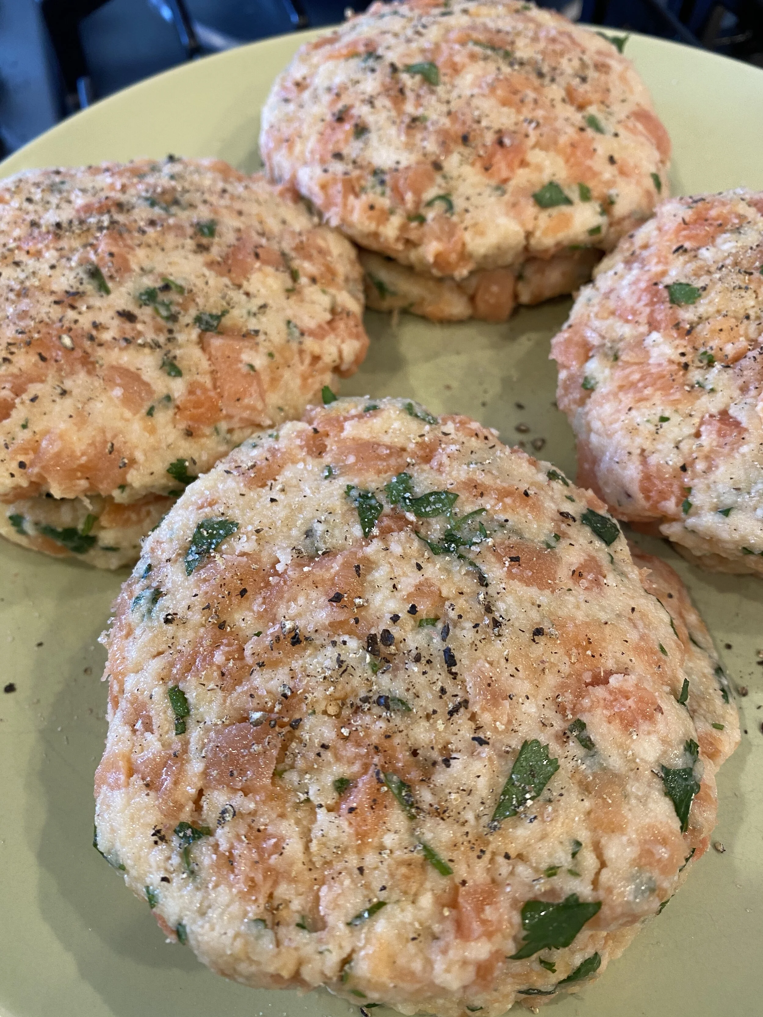 Salmon Burgers With Avocado Salsa Pattysplate
