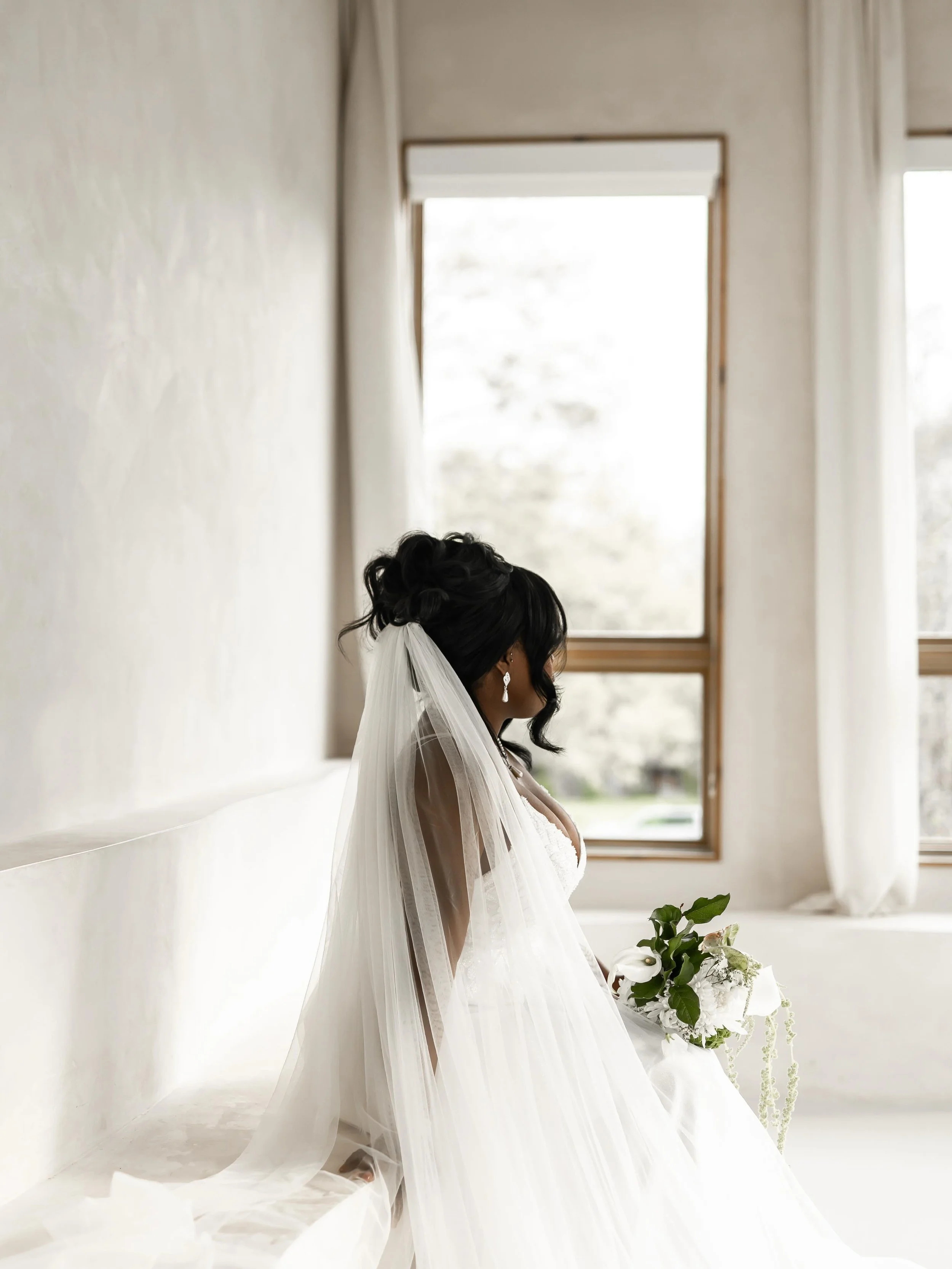 Bridal portraits are a wedding day must. It takes 20 uninterupted minutes of the day. Let&rsquo;s make it happen.

Model: @kerstine__ 

#Photo: @lajoyphotographyllc 
Video: @bemore.bybre 
Hair: @charmant_lei 
MUA: @polishedfaces_ 
Bridal Gowns &amp; 