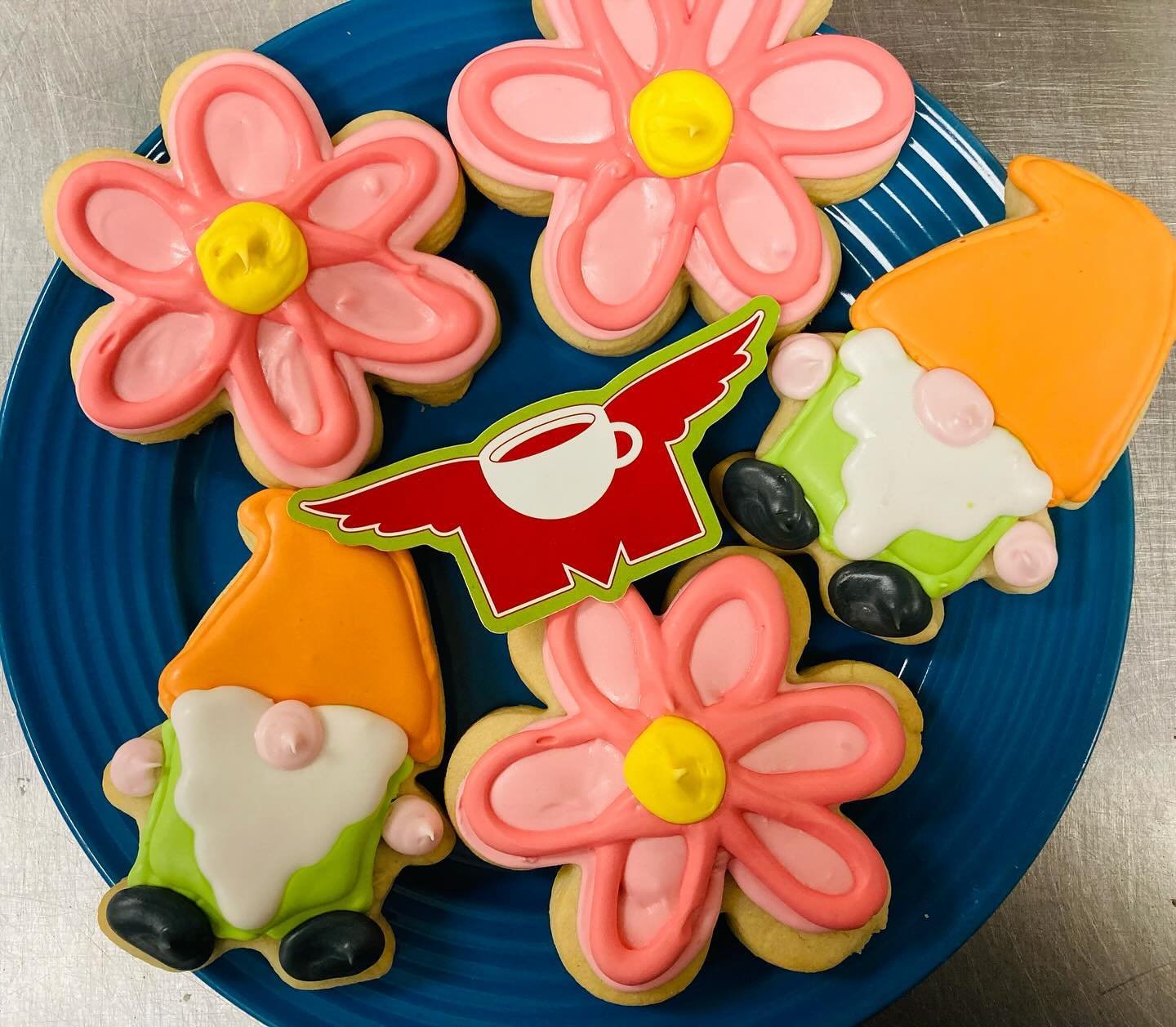 Sugar Cookie Friday strikes again&hellip;these little guys are headed into the case now! Get out and enjoy this beautiful sunshine! ☀️#flyingmboise #flyingm #downtownboise