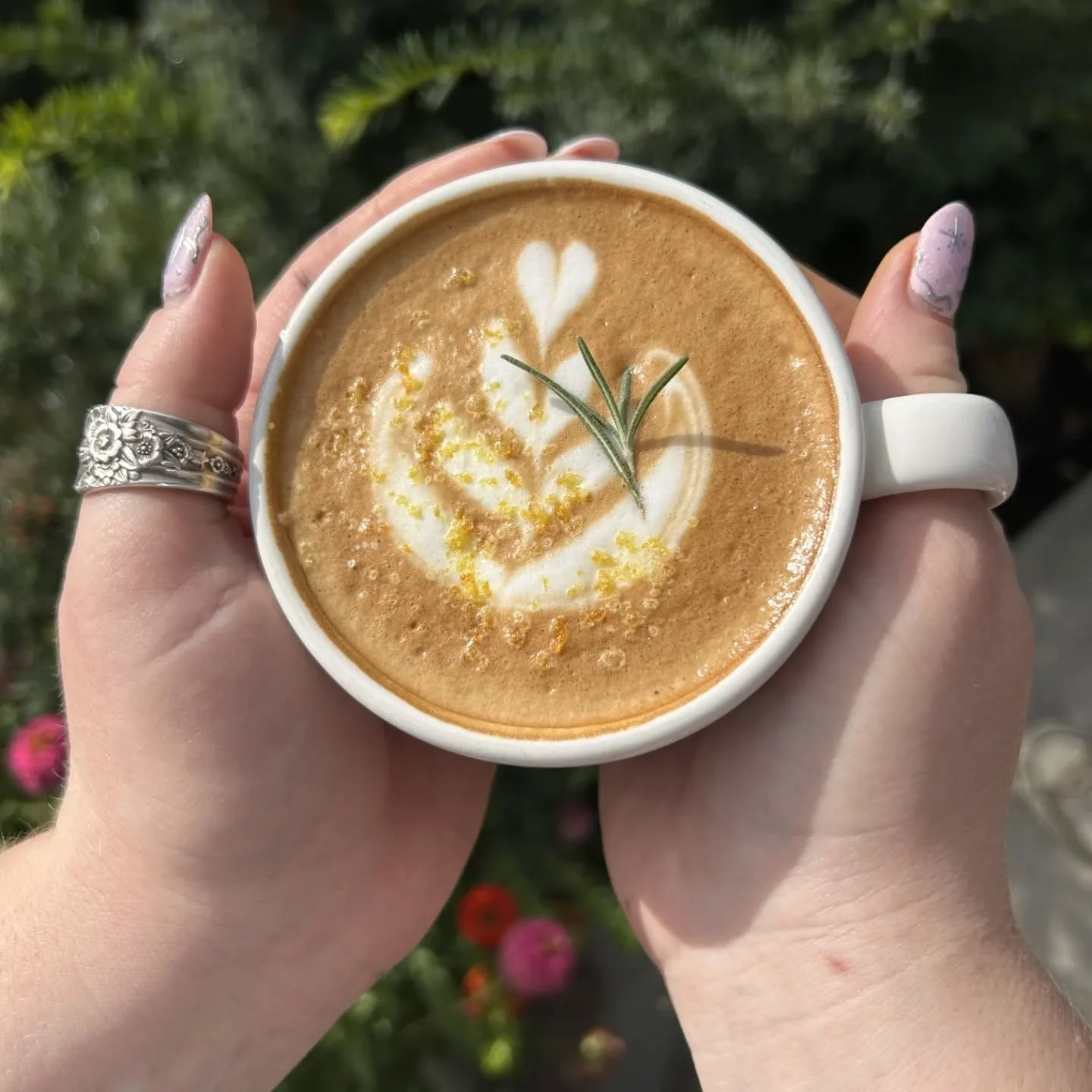 🍃FALL DRINK DROP🍃:
 
🍯Spiced Honey Orange Latte
🎃 PSL with real pumpkin
🍁Salted Maple Matcha with Vanilla Cold Foam
🕸️Brown Sugar Coldbrew w/ Pumpkin Cold Foam

#flyingm #flyingmcoffeegarage #flyingmnampa #downtownnampa #psl #coldfoam #matcha