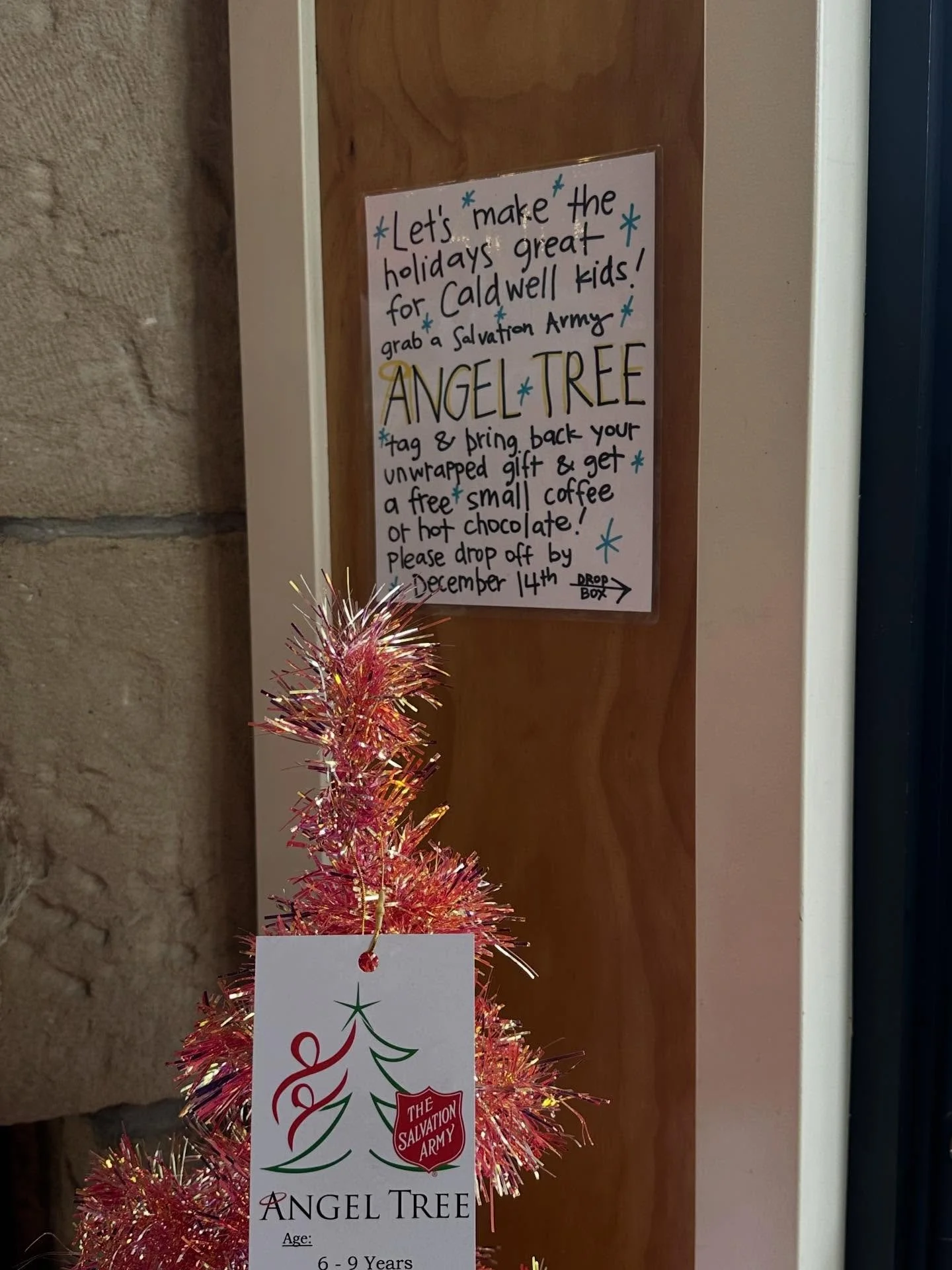 Tis the season for giving 💌

The Angel Tree is up in the shop! Tag &amp; bring back an unwrapped gift, get a free small coffee or hot chocolate on us ✨

Also in the shop is a candy collection through Meals on Wheels in collaboration with the Santa C