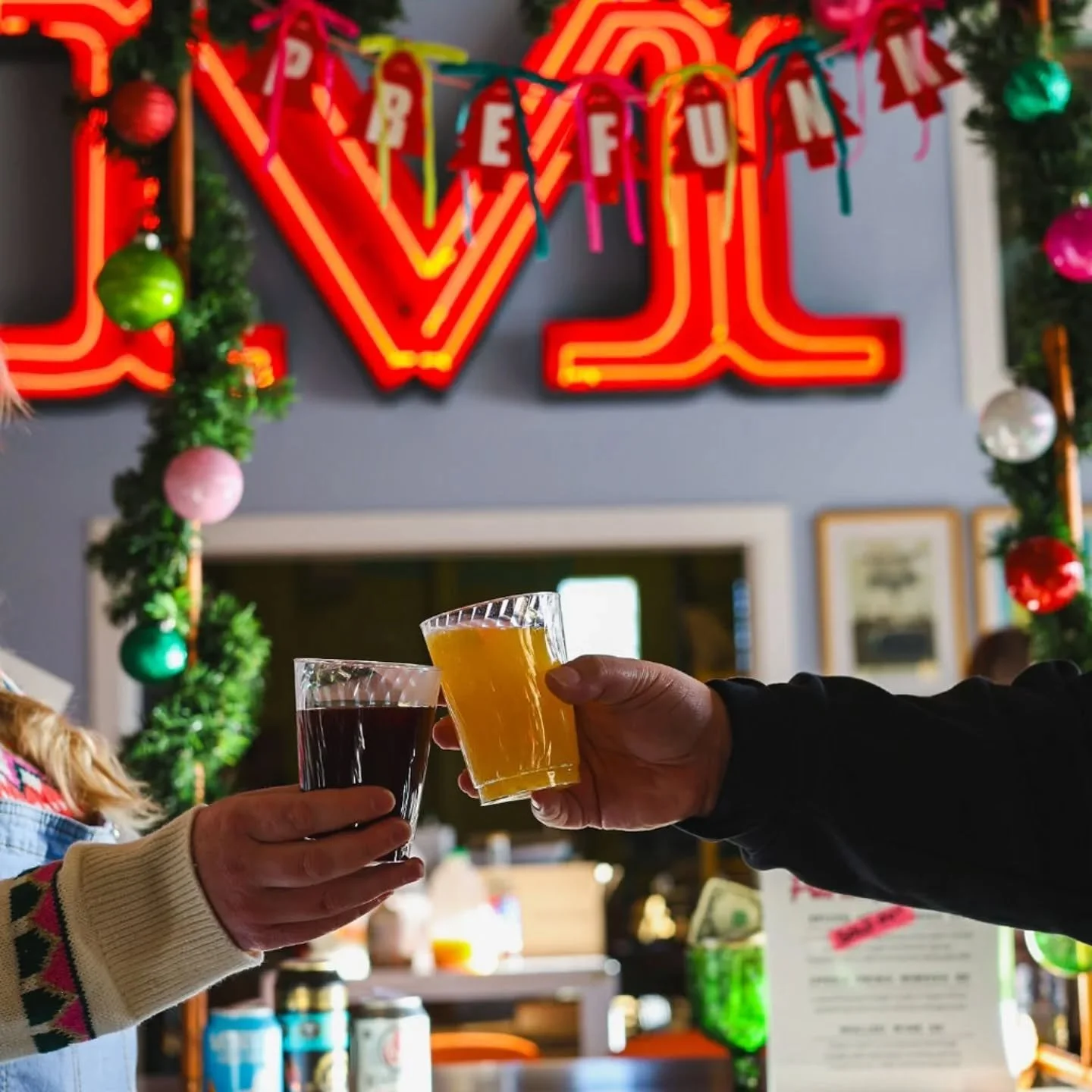 ✨📸: last Saturday's #hipholidaycraftmarket✨

✨Thank you to @photosbyjusteen for capturing all the magic✨And to everyone that made the magic✨Happy Hip Holiday!

#flyingm #downtownnampa #local #handmade #thankyou