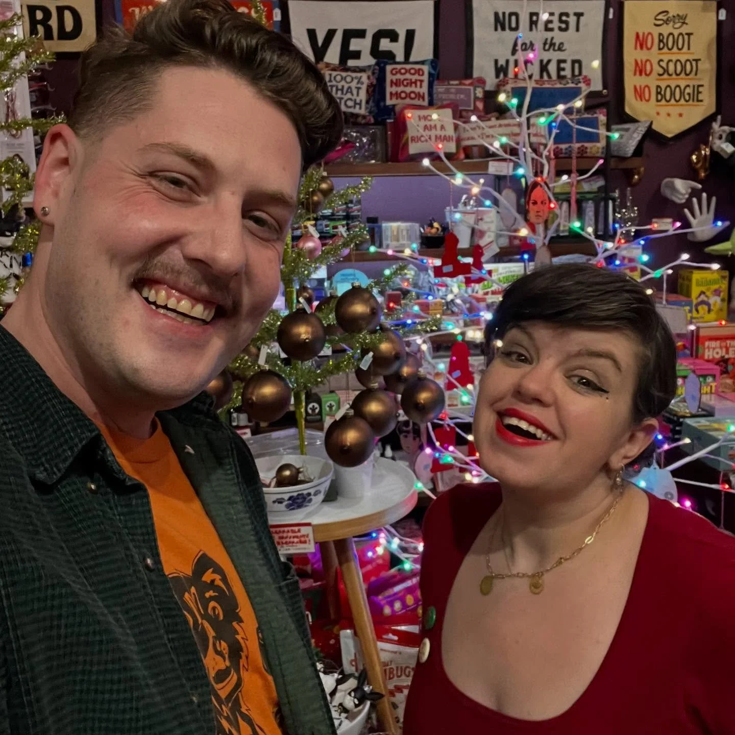 The Gift Shop is open until 9 tonight and tomorrow- you have plenty of time to pick up those last minute gifts and stocking stuffers!! 🎄#flyingm #flyingmboise #downtownboise