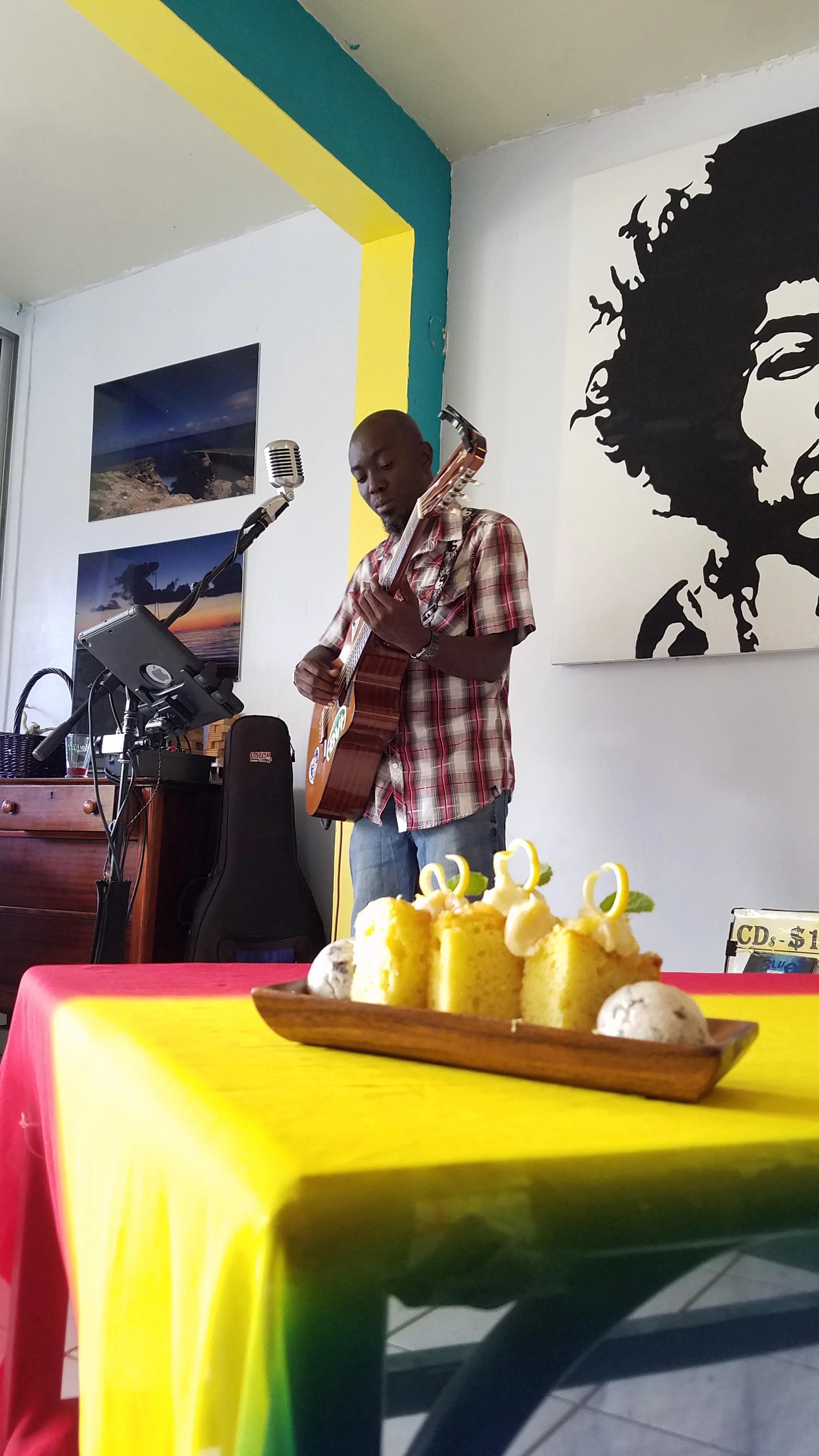 Brunch weekends featuring local musical artists