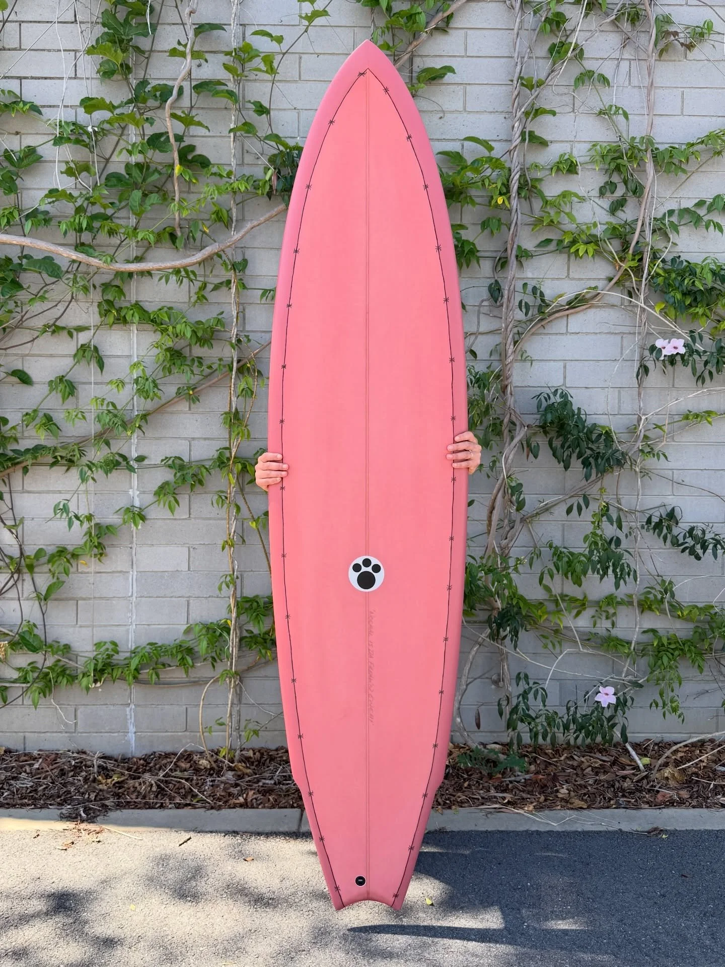 Crowd Killer for Mr Todd Lee!! 

If you see the OG Toddy Lee out Snapper on his new RV VC4 7&rsquo;0&rdquo; x 20 1/2 x 3 in Dusty Pink tint and bad ass barbed wire pin lines. Just pull back and enjoy the show!! 

Reports are coming back from all arou