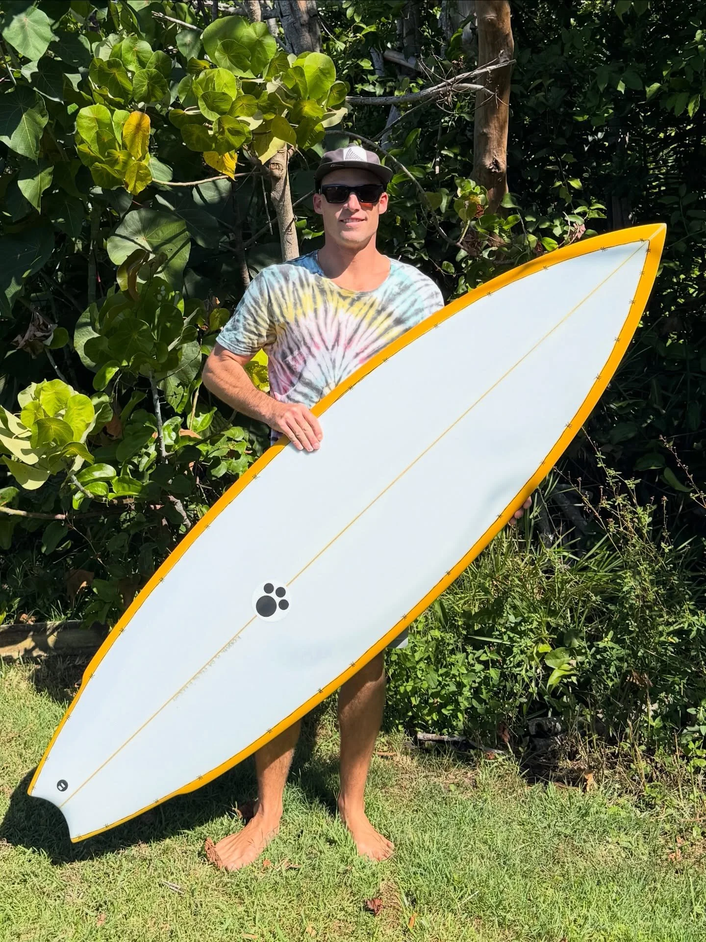 Captain Eric bringing that Florida Froth!! 

RV Shorty FF (Fluted Flyers / Full Froth) 6&rsquo;3&rdquo; x 20 x 2 5/8 with a solid lightning yellow rail and barbed pin line. 

Magical crafted at @glass_hut_ in the Gong, posted and sold on the website,