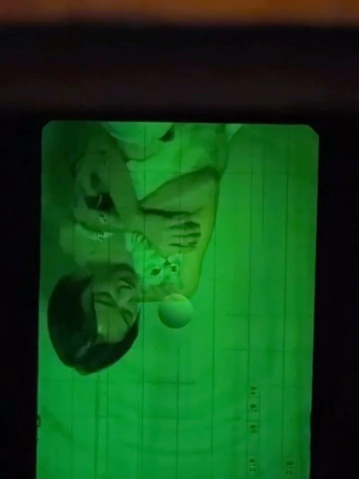 這個4 月對我，是一個文字和圖像都不足以捕捉描繪的月份，在各種撞擊、懸浮猶疑、期望本能向光等狀態裡前進也有時後退。
 

突然有個想法跑進腦裡
: &ldquo;把人生當作體驗，沒有真正的擁有也沒有什麼是永遠的長久&rdquo;
如果我有足夠韌性能經歷，是不是也稱作豐盛。
 

Prepare for the future, but be present today. 
 
 
 
/
#ejliu_thedaylookslike 
.