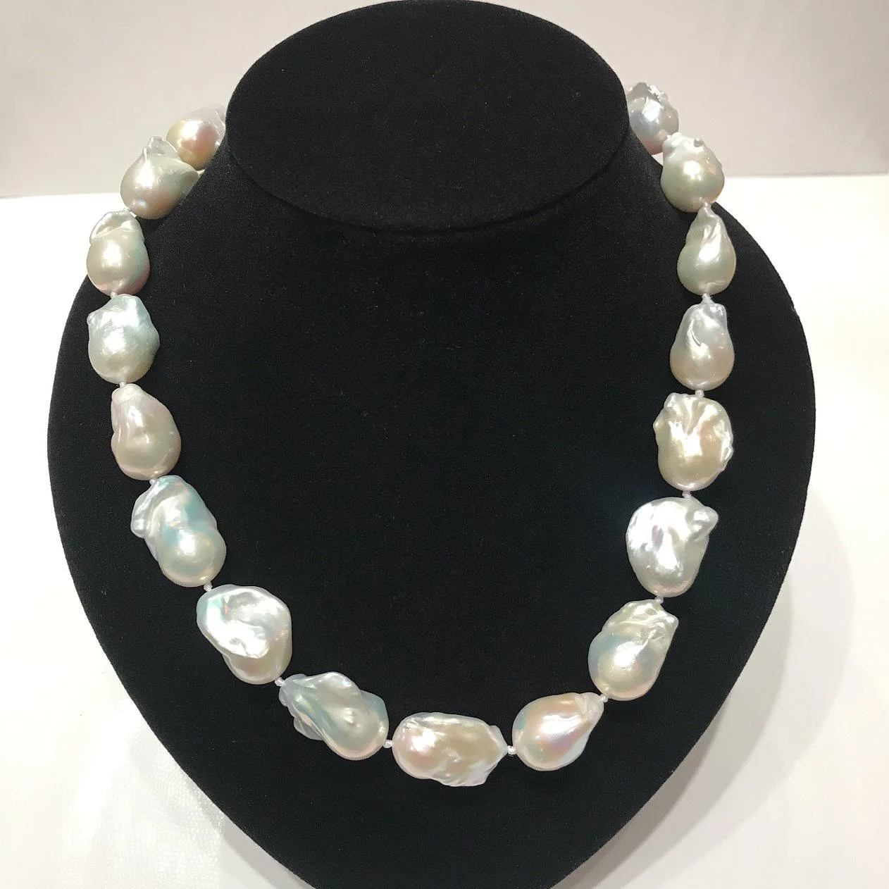 Baroque Pearl Necklace — Forme