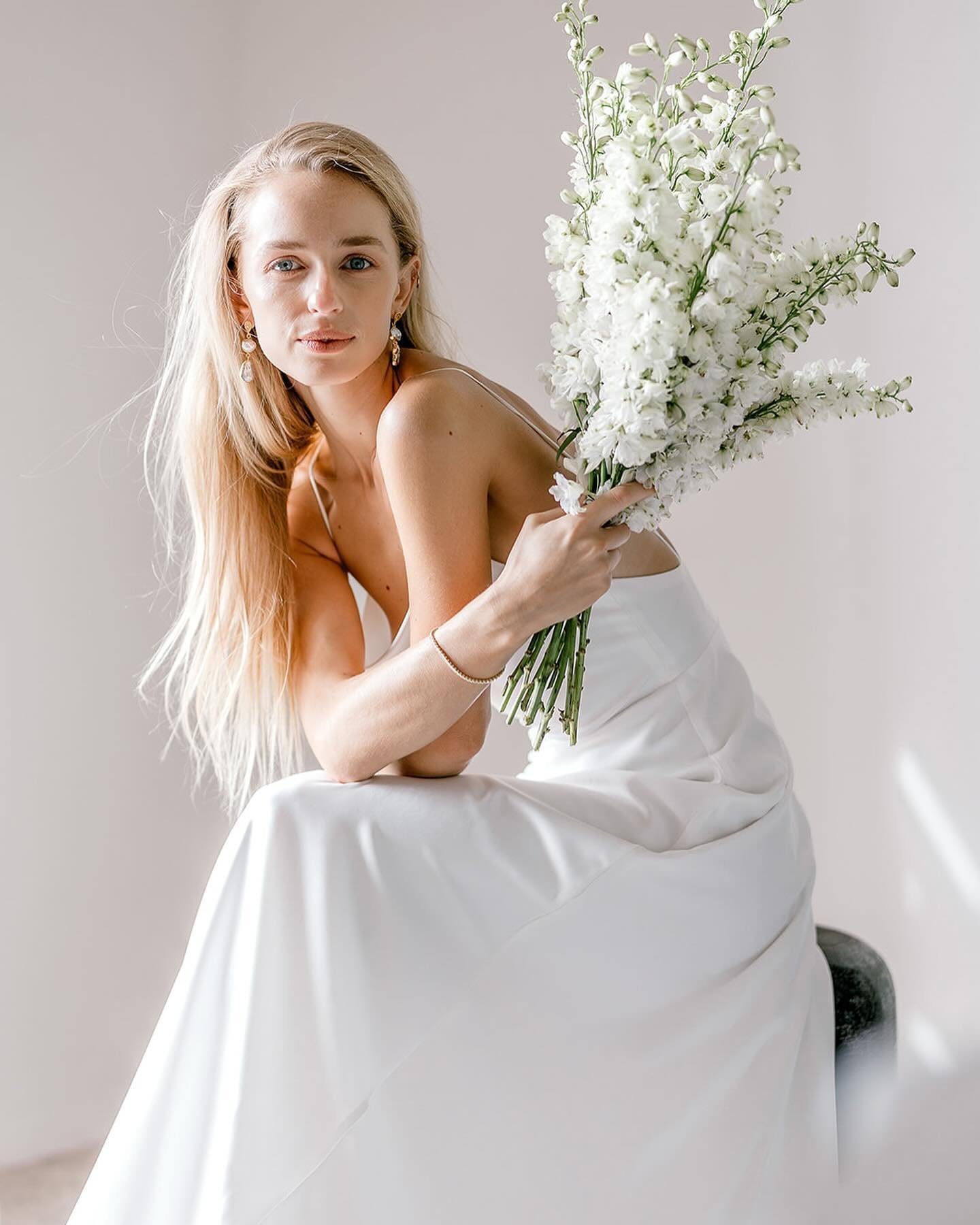 ✨✨✨ 

Planning &amp; stylist: @atelier_ateljee
Florist: @bougain.floral
Wedding dresses and earrings: @sadiebosworthatelier 
Rings and bracelets: @collectiveandco
Hair and Makeup:
@marneltoerien 
Stationery: @inkandpaper_ldn
Smalls: @baiegoeters
Maca