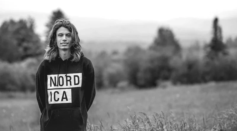 Ian Compton: Freeskier and Artist