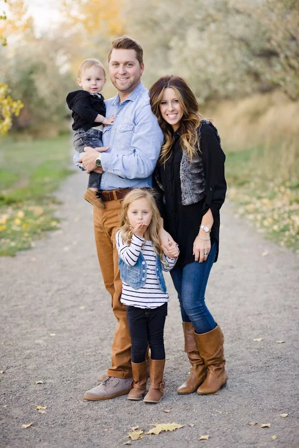 3a6c5b7c17ee87410fbfe6b59aba0ecc--fall-family-photos-fall-photos.jpg