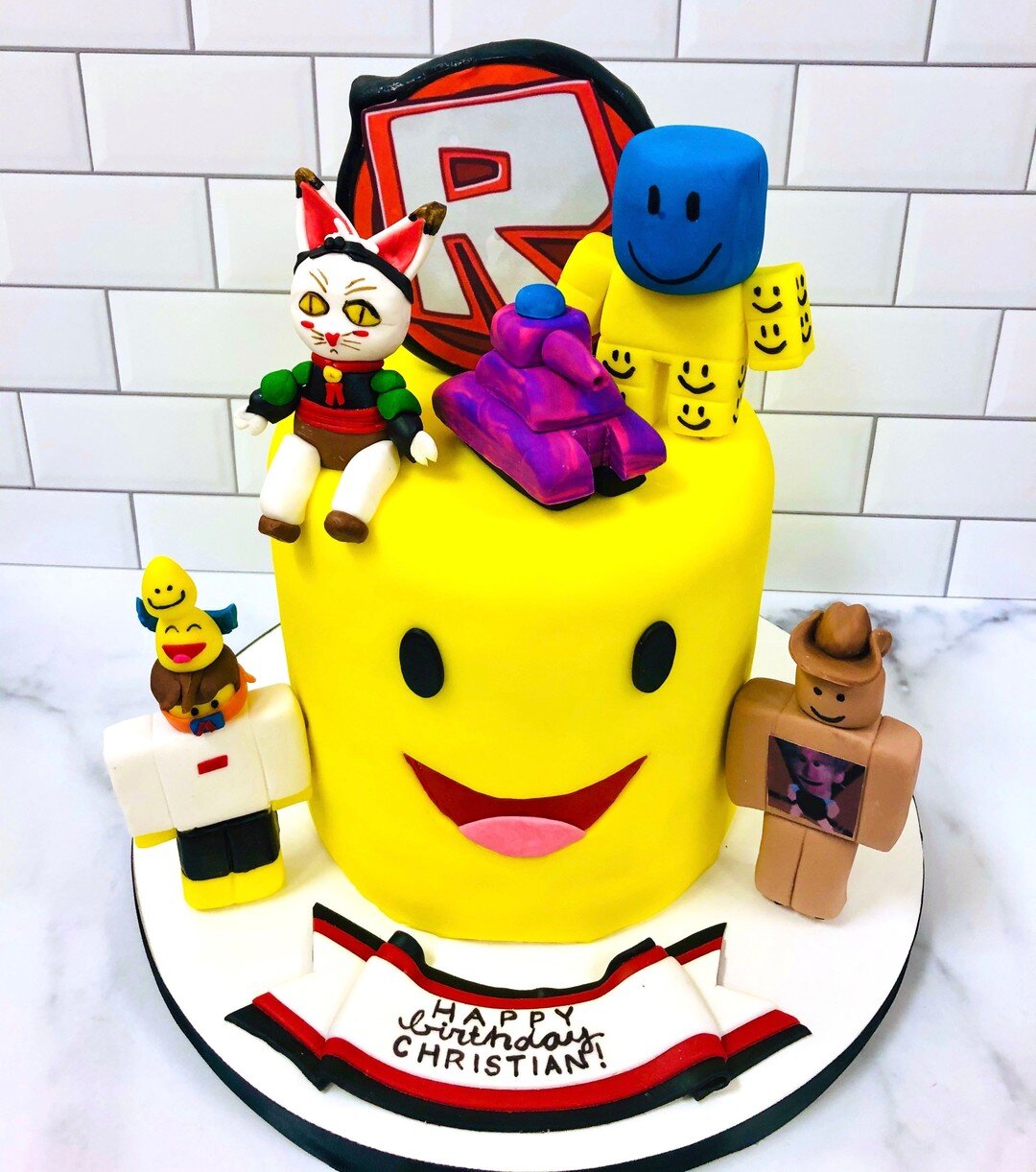 kids-custom-birthday-cake.jpg