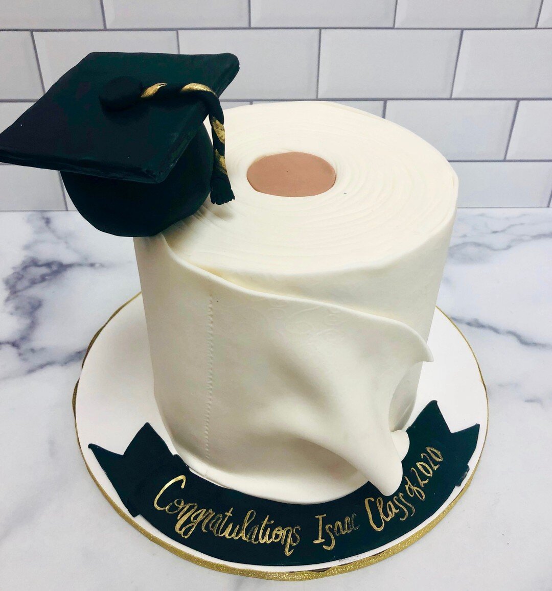 toilet-paper-graduation-cake.jpg