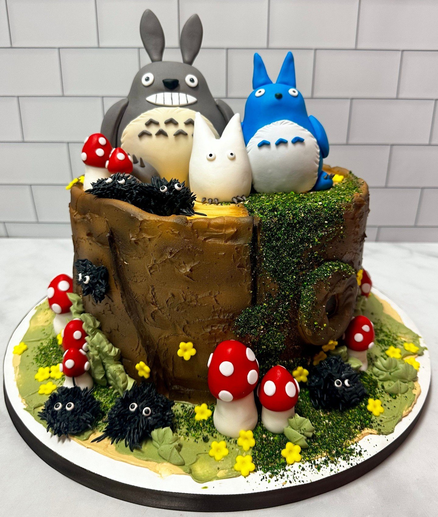 My Neighbor Totoro cake is 🤌

#myneighbortotoro #kupcakekitchen #wantcake #totorocake #totoroart #totorostuff #totoroishere #totorolovers #totorofan #totorolove #totoroparty #totorofood #cakeinspiration #cakeart #birthdaycakeideas #cakedesigner #des