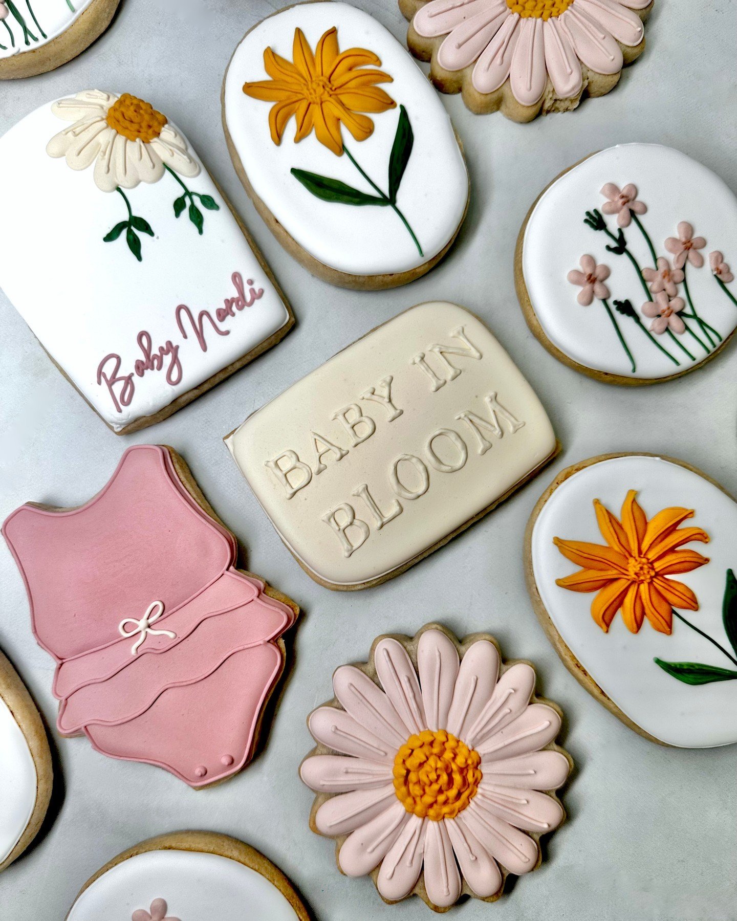 Baby in Bloom cookie set 💗🌼

#babycookies #kupcakekitchen #wantcake #babyannouncement #babyannouncements #babyannouncementideas #babyshowerideas #babyshoweridea #babyshowerparty #babyshowerdecorations #babyshowertheme #babyshowerdecoration #babysho