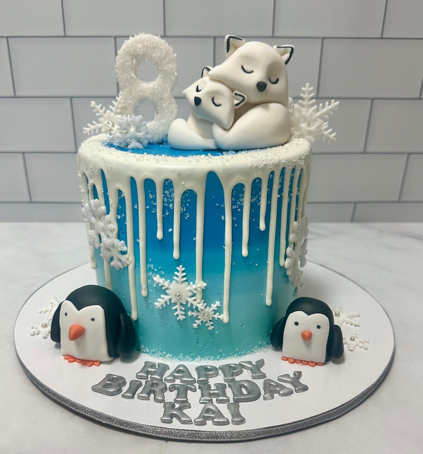 Welcome little one! Grab a slice and chilllll 🐧❄️

#arcticadventure #kupcakekitchen #wantcake #1stbirthdaycake #1stbirthdaycakes #1stbirthdayparty #1stbirthdaycakesmash #1stbirthdaycelebration #firstbirthdayparty #firstbirthdaycake #firstbirthdaycak