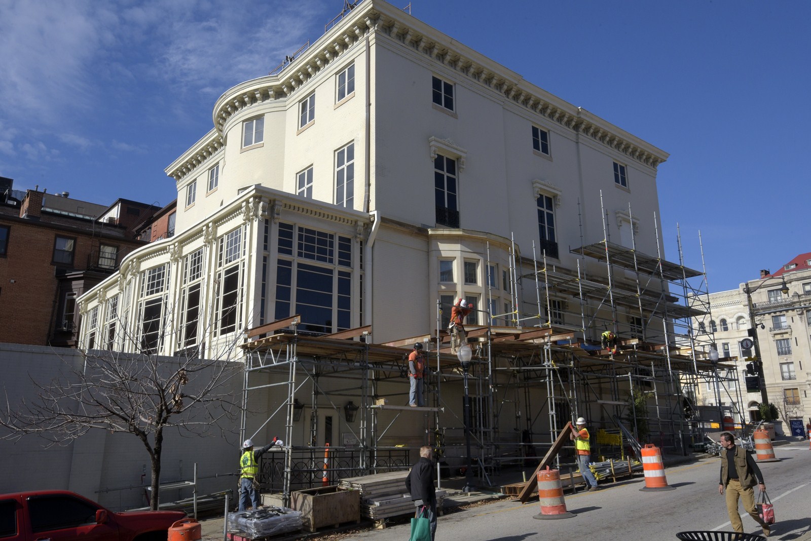 In 2017 the Walters Art Museum approached David Edward with 3 custom projects for the renovation of the 200 year old Hackerman House space. Each custom project had its own unique challenge related to this space.
