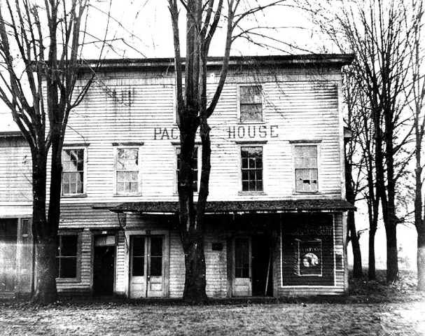 Pacific House: Rebecca Howard's Hotel and Restaurant 