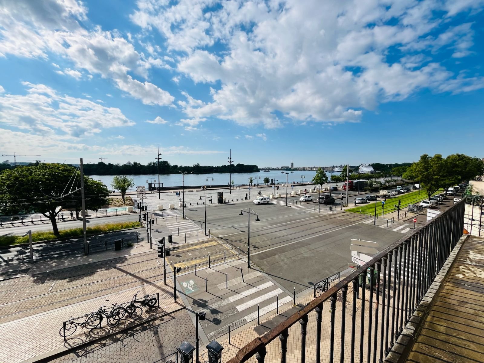 APPARTEMENT BORDEAUX QUAIS (1).jpeg