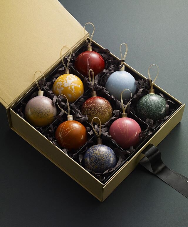 Merry Christmas!! Sorry for the continuous confusion of what&rsquo;s edible and what&rsquo;s not. Even @andybarterstudio who took these photos didn&rsquo;t know until he got some to eat. Fl&oslash;debolle-baubles for @family.ltd&rsquo;s christmas sen