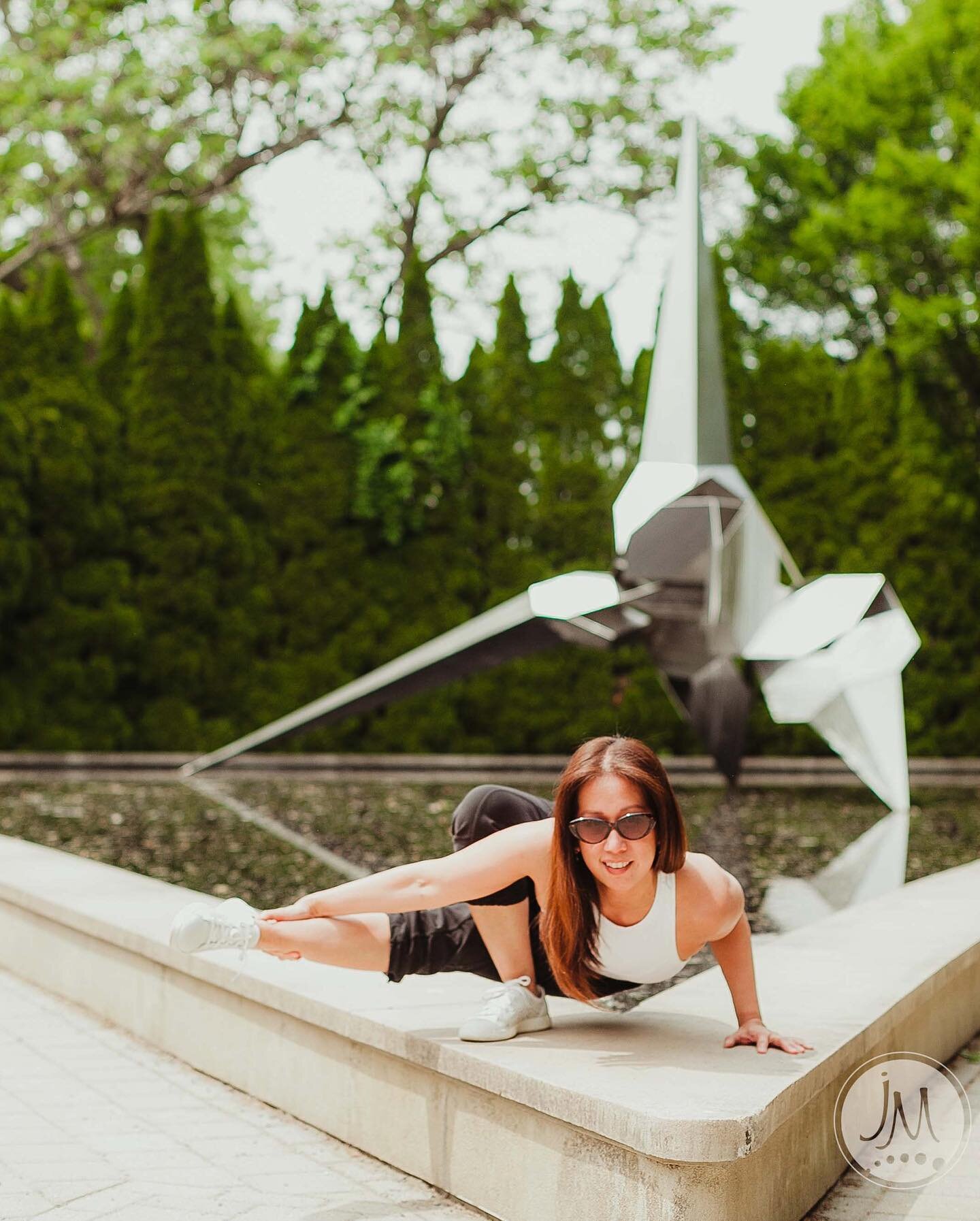 Spent a day at @groundsforsculpture and this installation reminded me of one of those Star Wars spaceships 🚀(pew pew pew!)
Meanwhile, weekend is here!  Join me this Sunday and every Sunday at 1145AM for a fun signature HEFY class at @highenergyfusio