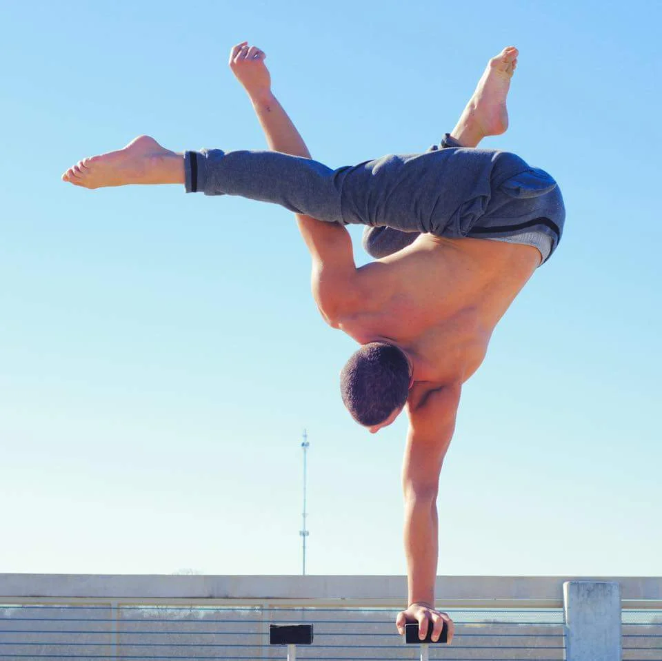 Beginner/ Intermediate Handstand Workshop with Circus Artist Jordan Garcia