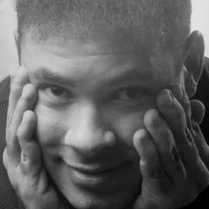   Kent Cadogan Loftsgard  Conseiller, médias de la santé  Biographie  