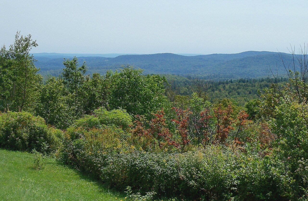 1280px-Vermont_Overlook_Marlboro_6.jpeg