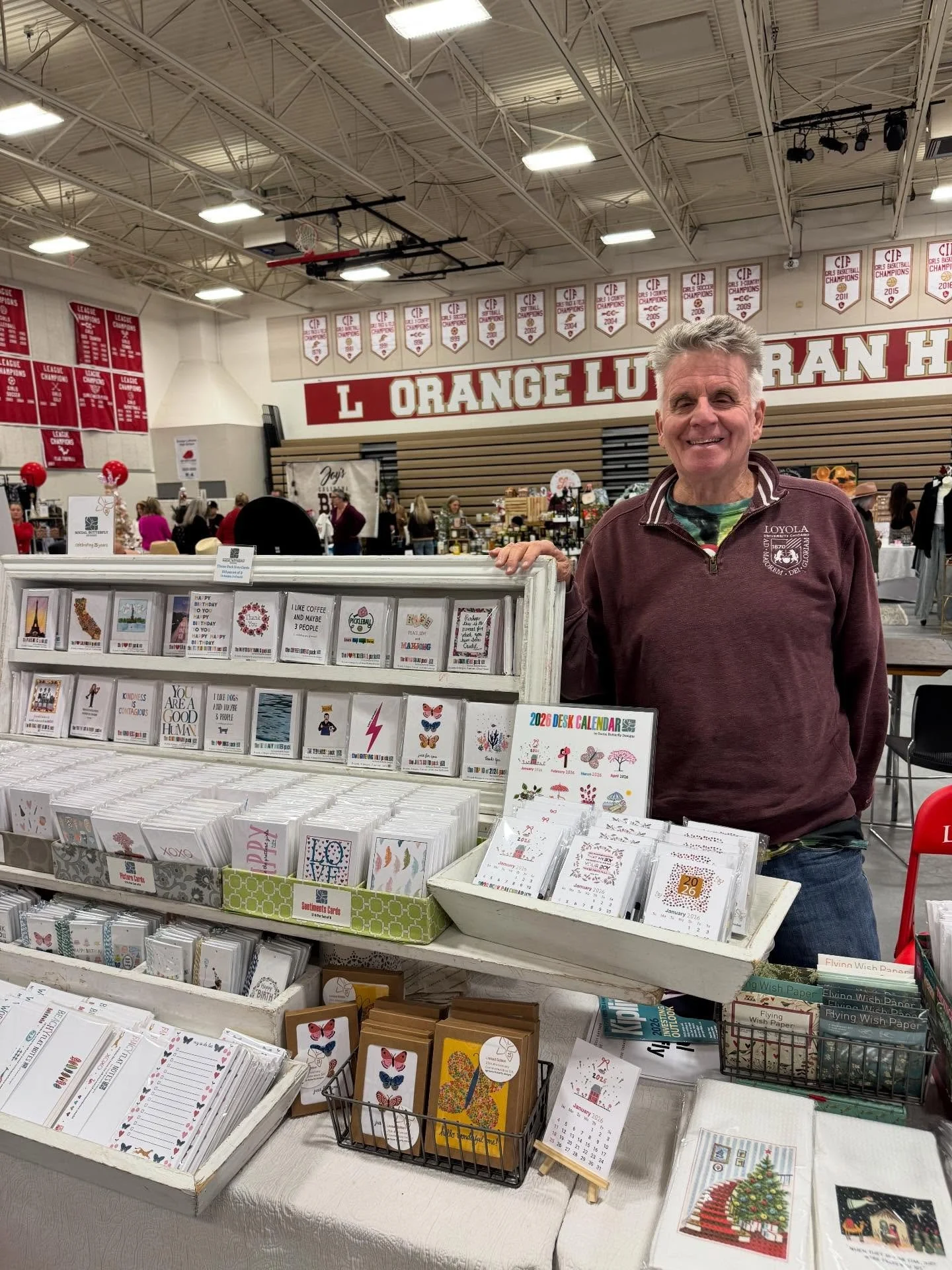 It&rsquo;s my first time at the Lancer Ladies&rsquo;s Luncheon in Orange to benefit Orange Lutheran High School. It&rsquo;s my fifth show in five days 😳, but I have a trustee helper by my side&hellip;thank you @paulgerbracht1 🎄🛍️