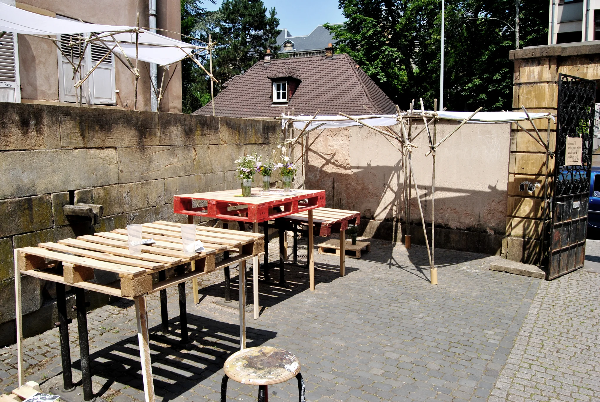 Des tables pour les petits et les grands