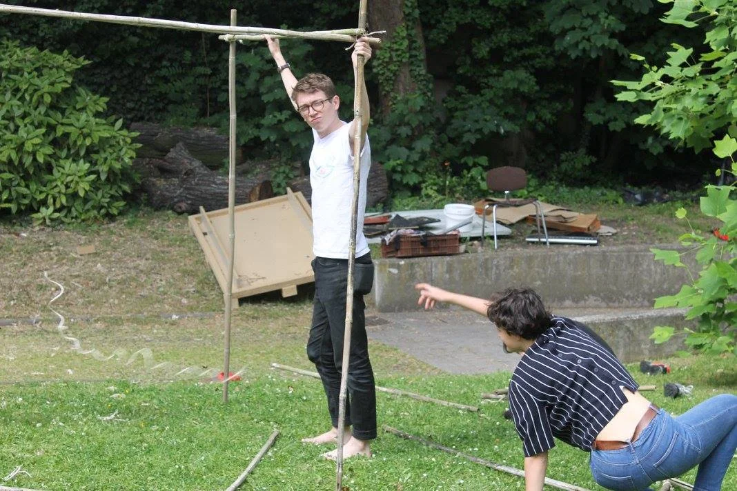 Structure en attente de fixations