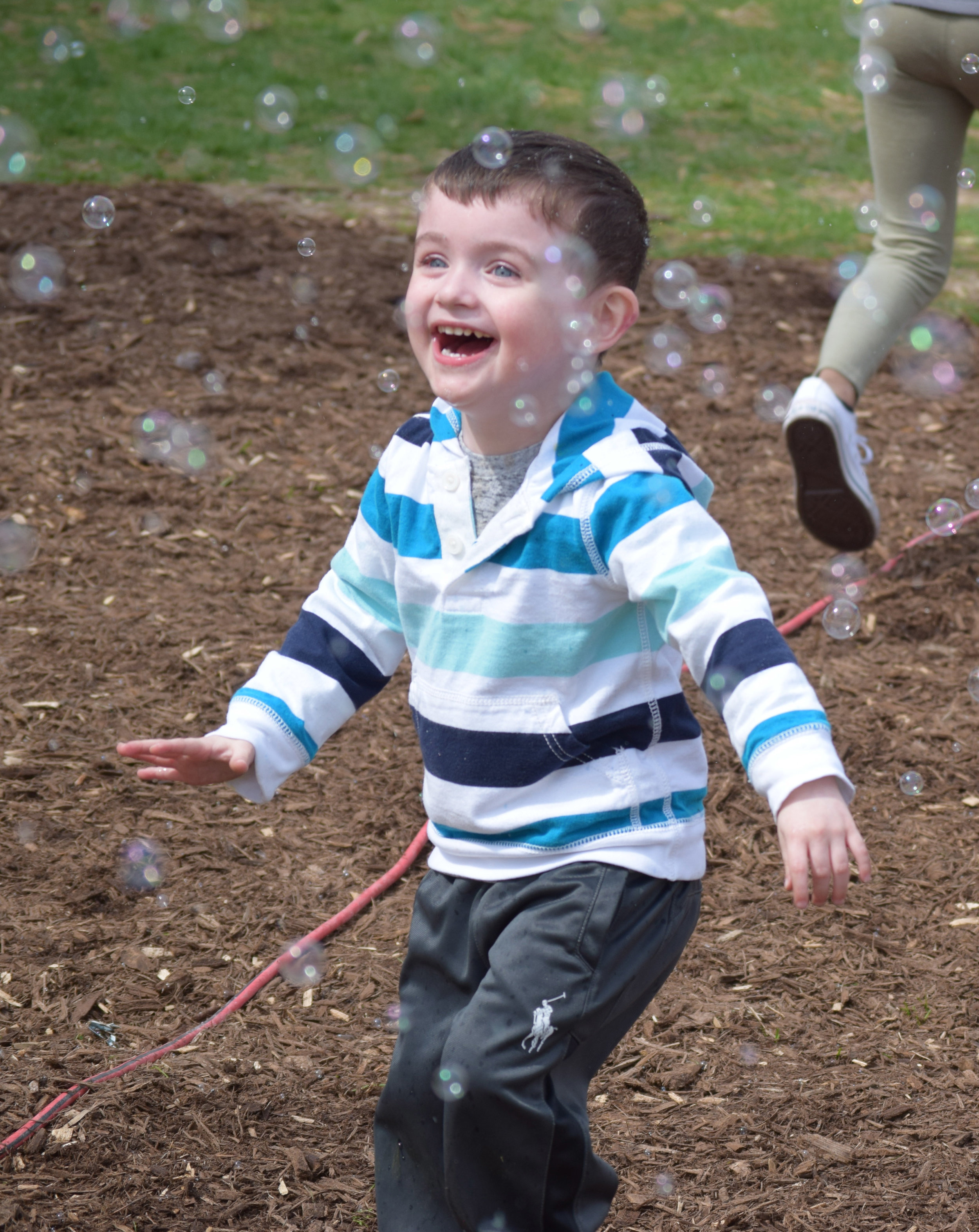 Fun in the sun: Here are four key ways playing outside helps your child —  Oakland Family Services