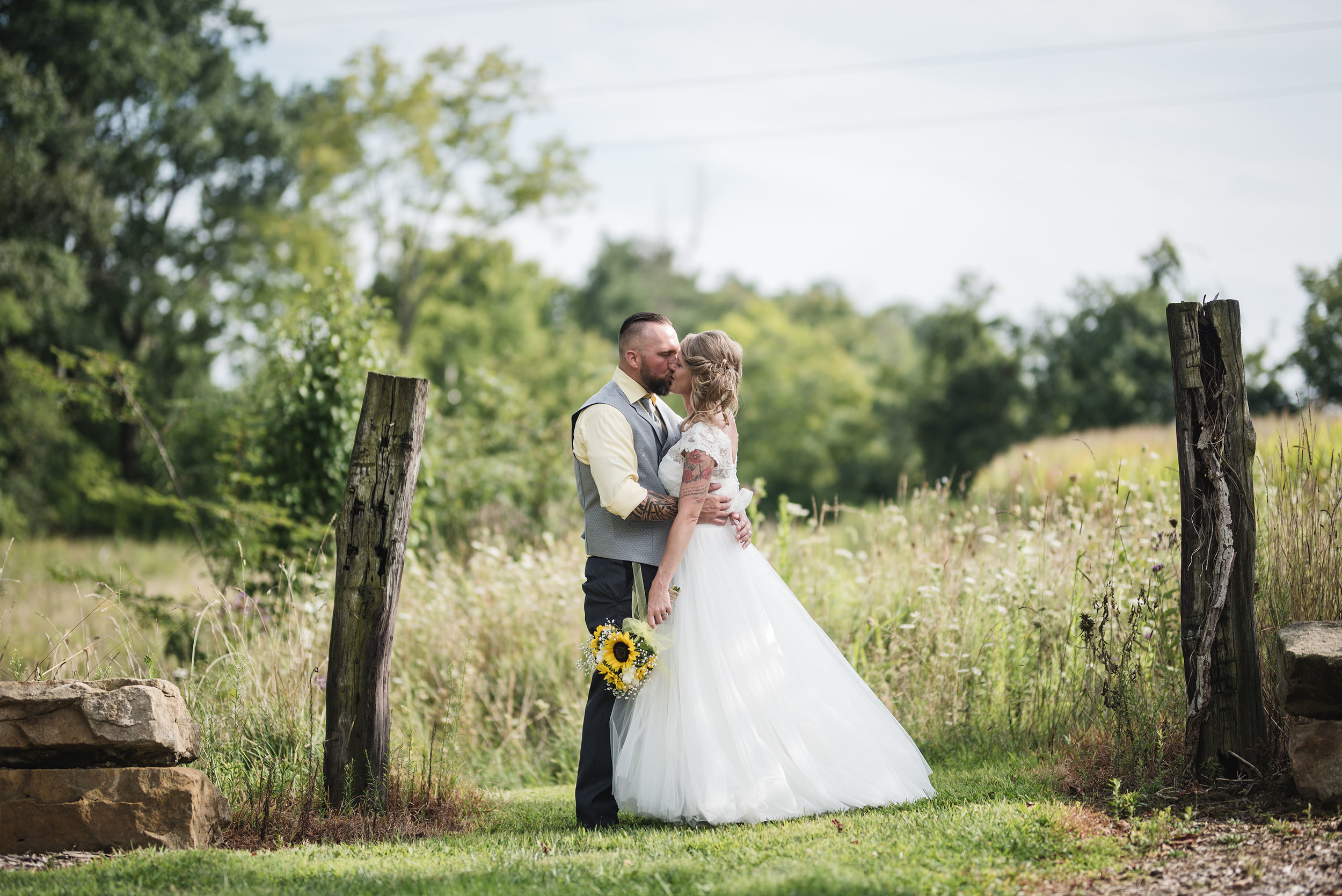 lancaster ohio wedding photographer bride and groom portrait