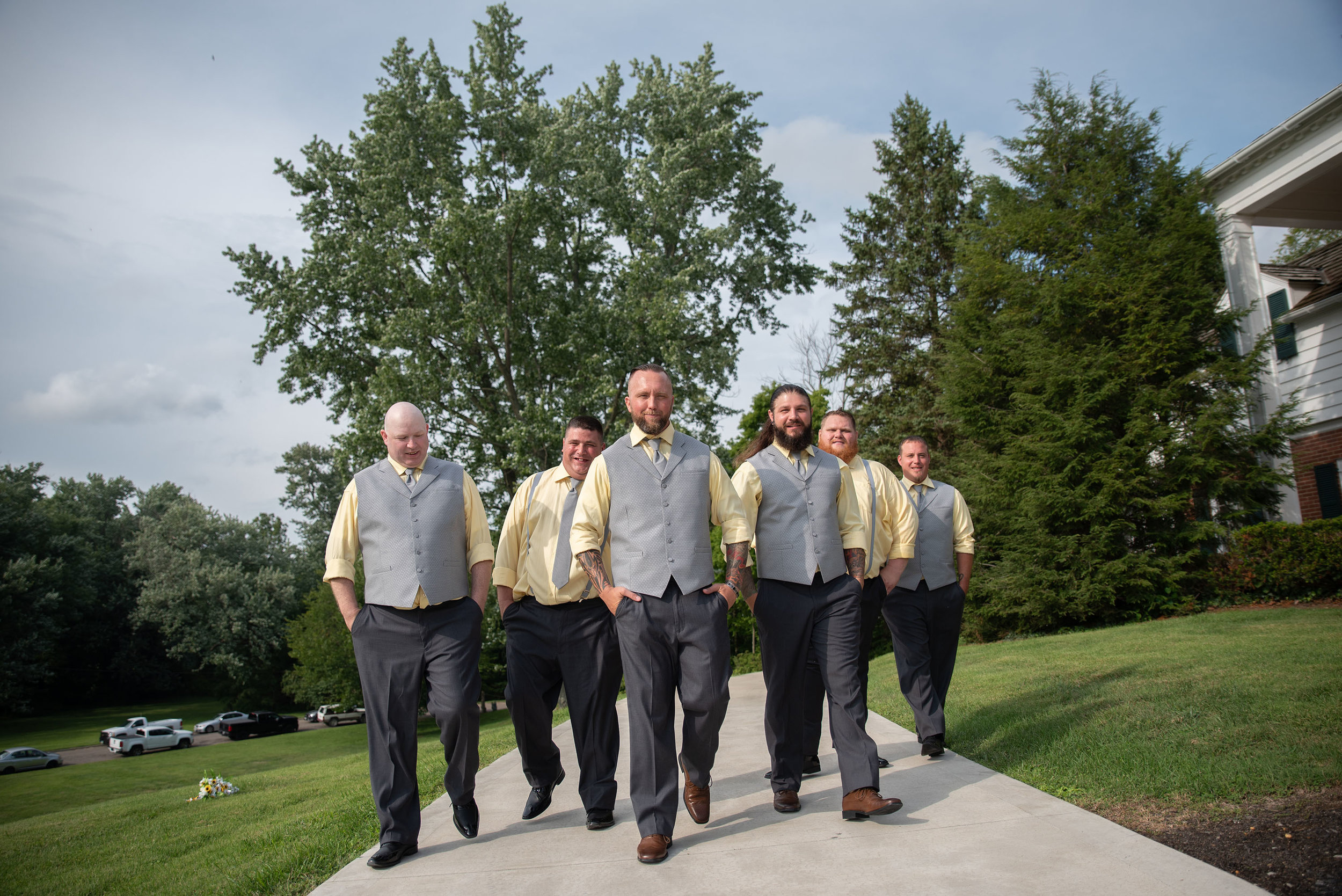 groomsmen lancaster ohio wedding photographer