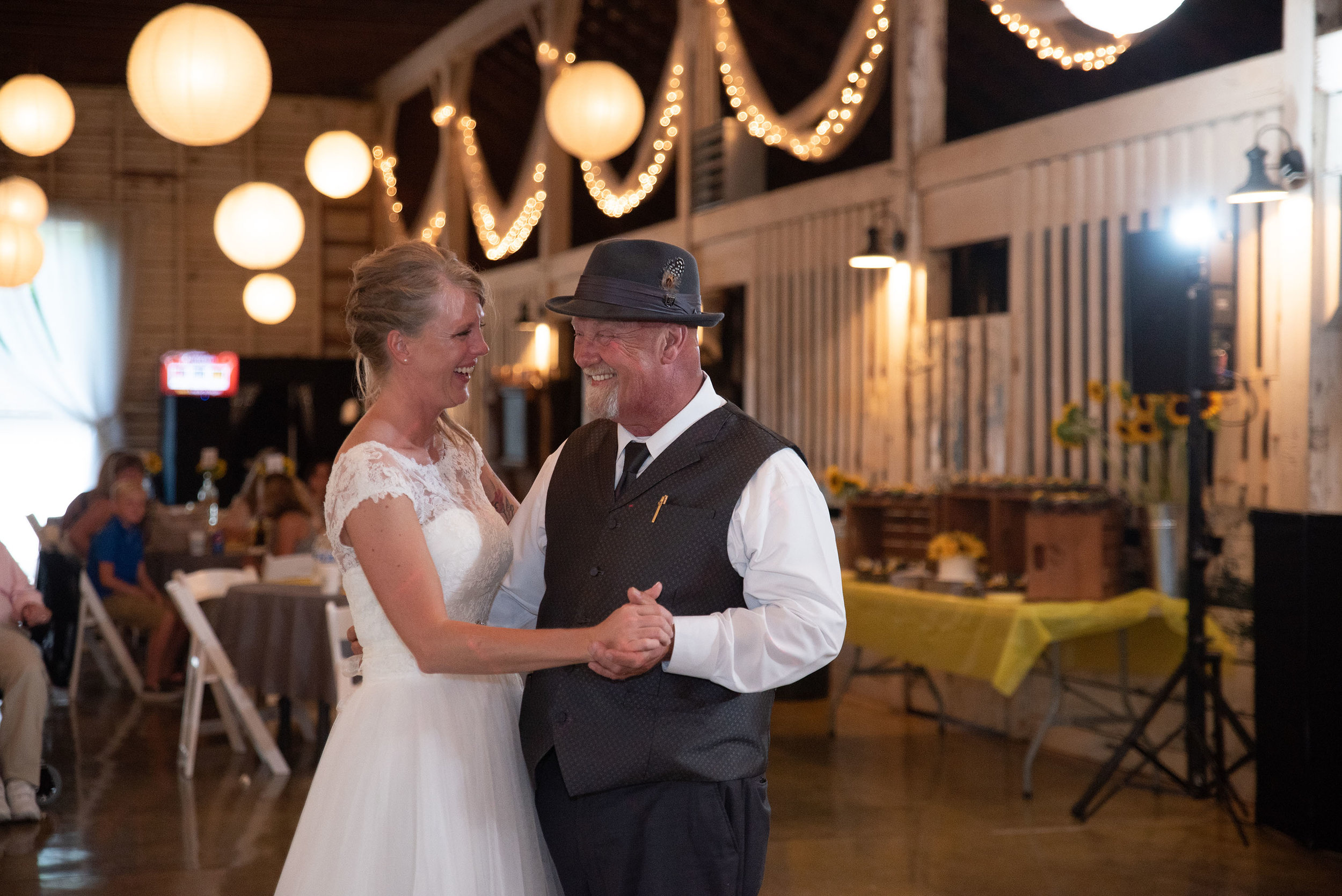 father daughter dance lancaster ohio wedding photographer