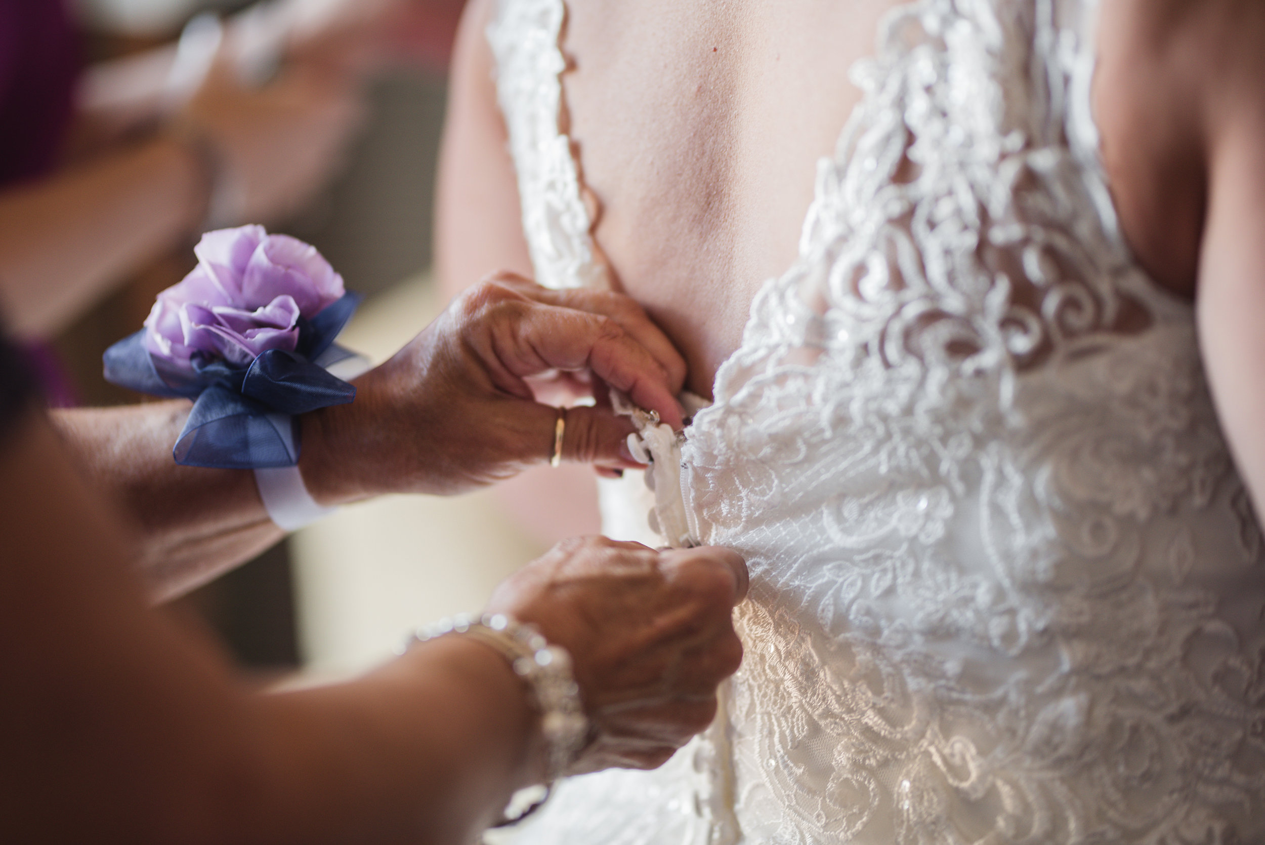 hotel wedding in columbus photographer lifestyle